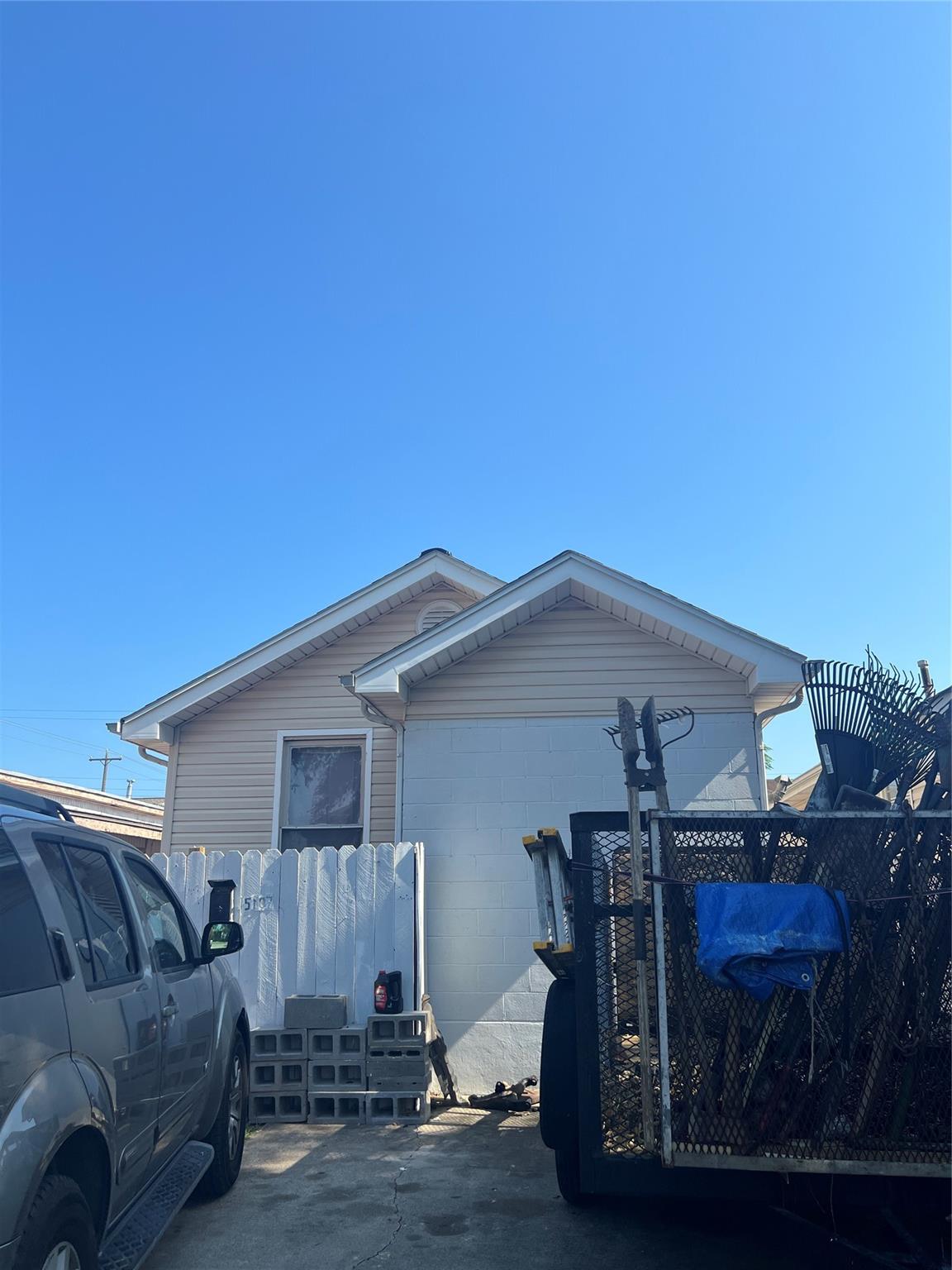 5107 Avenue Q 1/2 — photo
