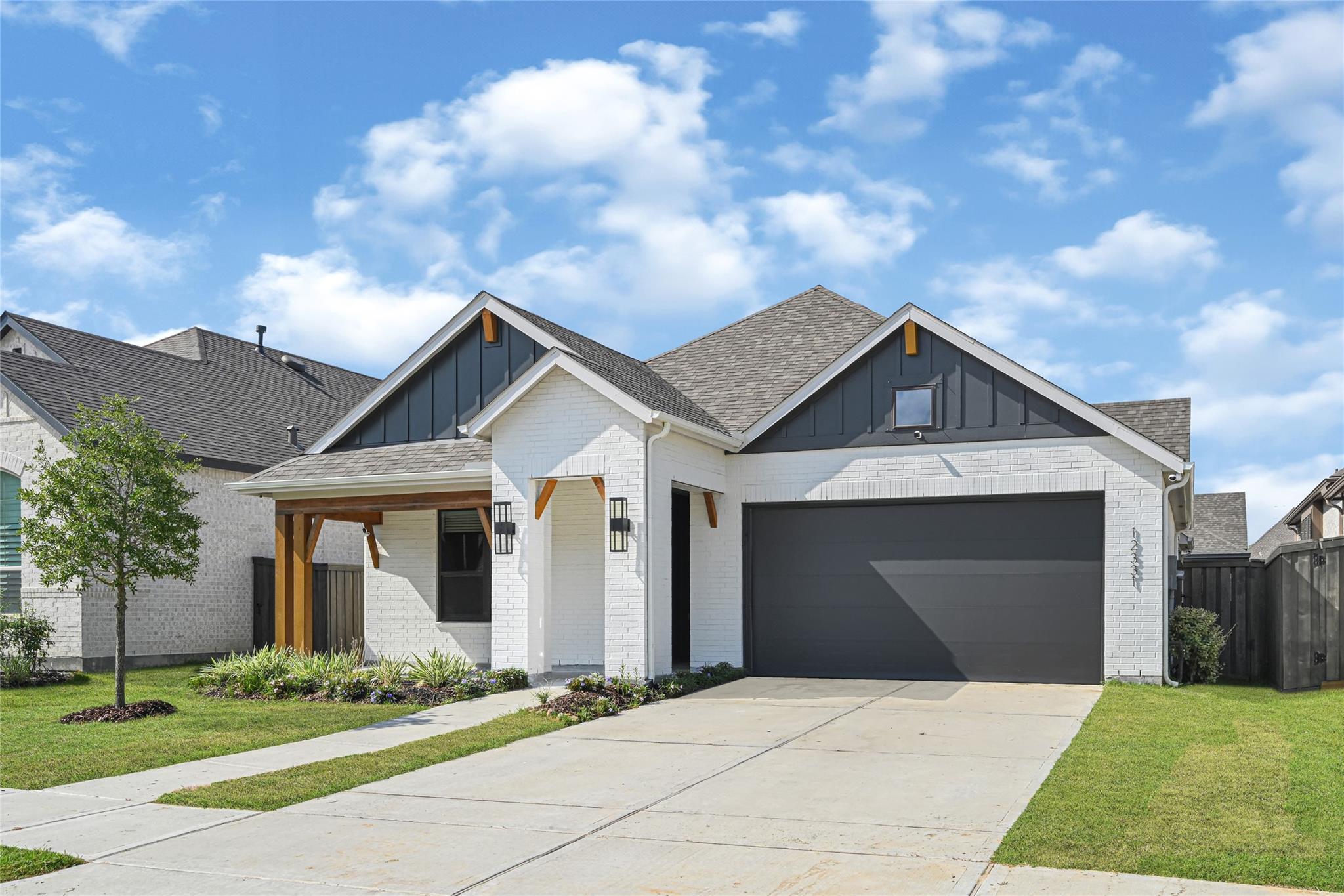 12331 Palmetto Dr — photo