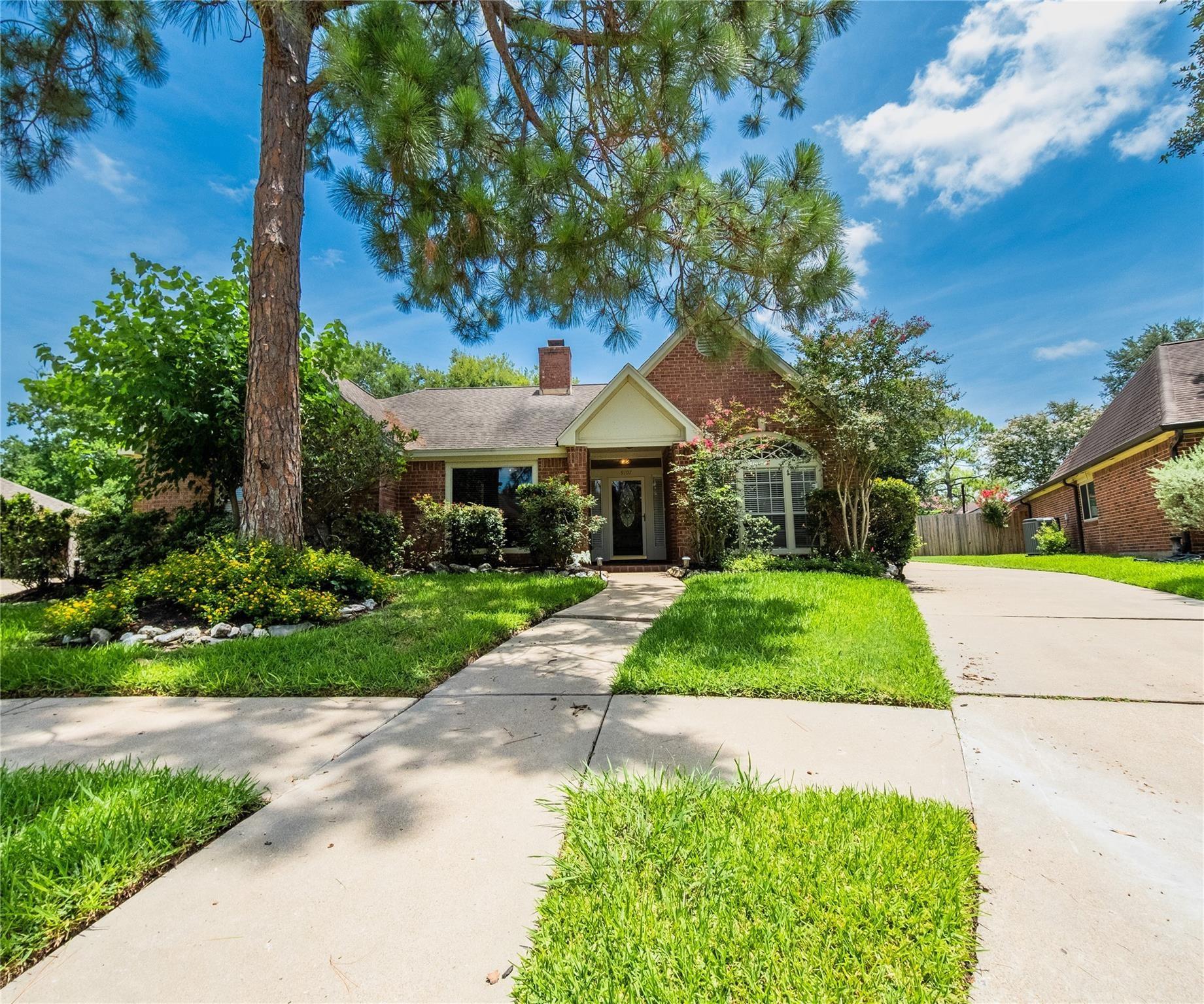 9107 Pine Stream Court — photo