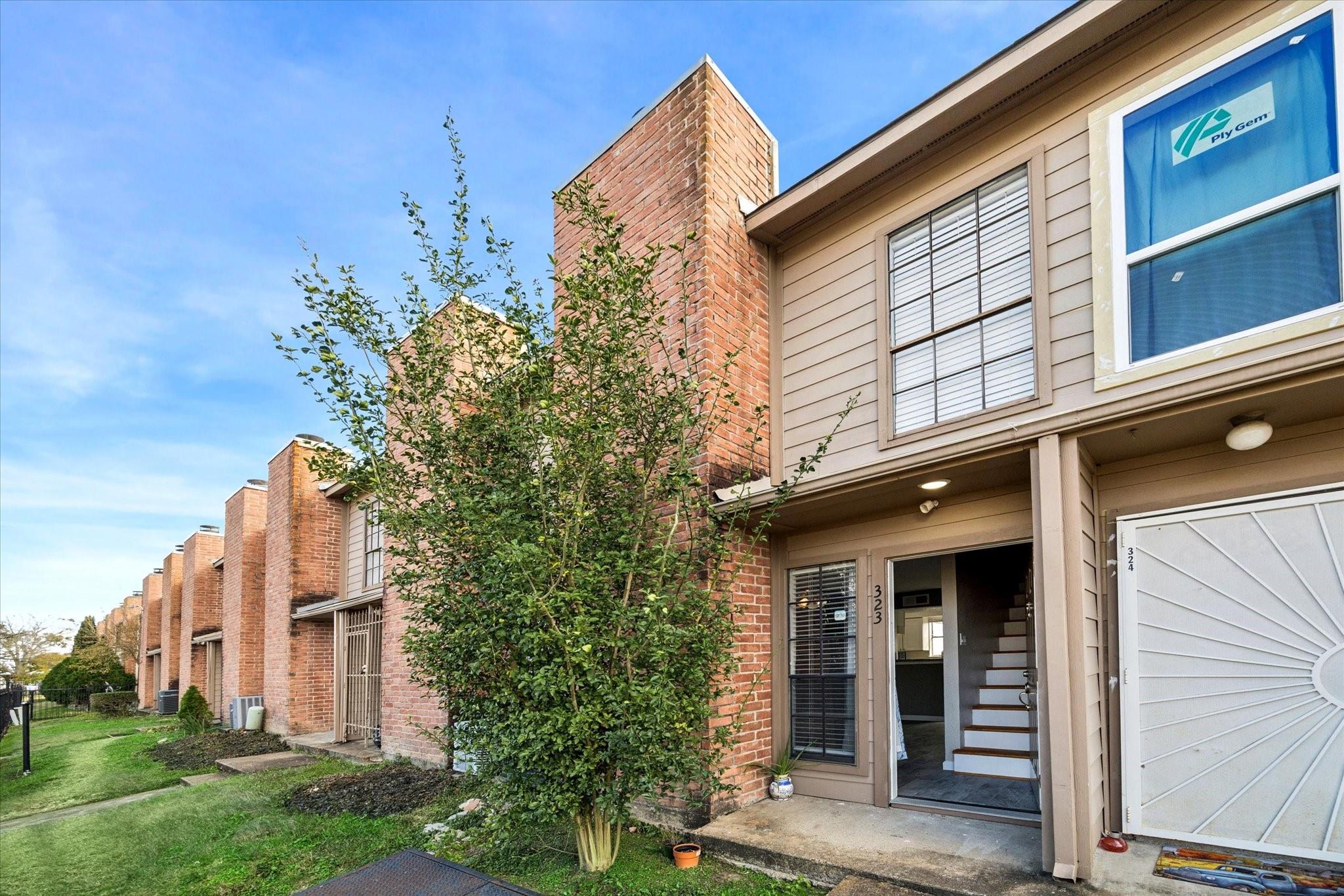 10501 South Drive #323 — photo