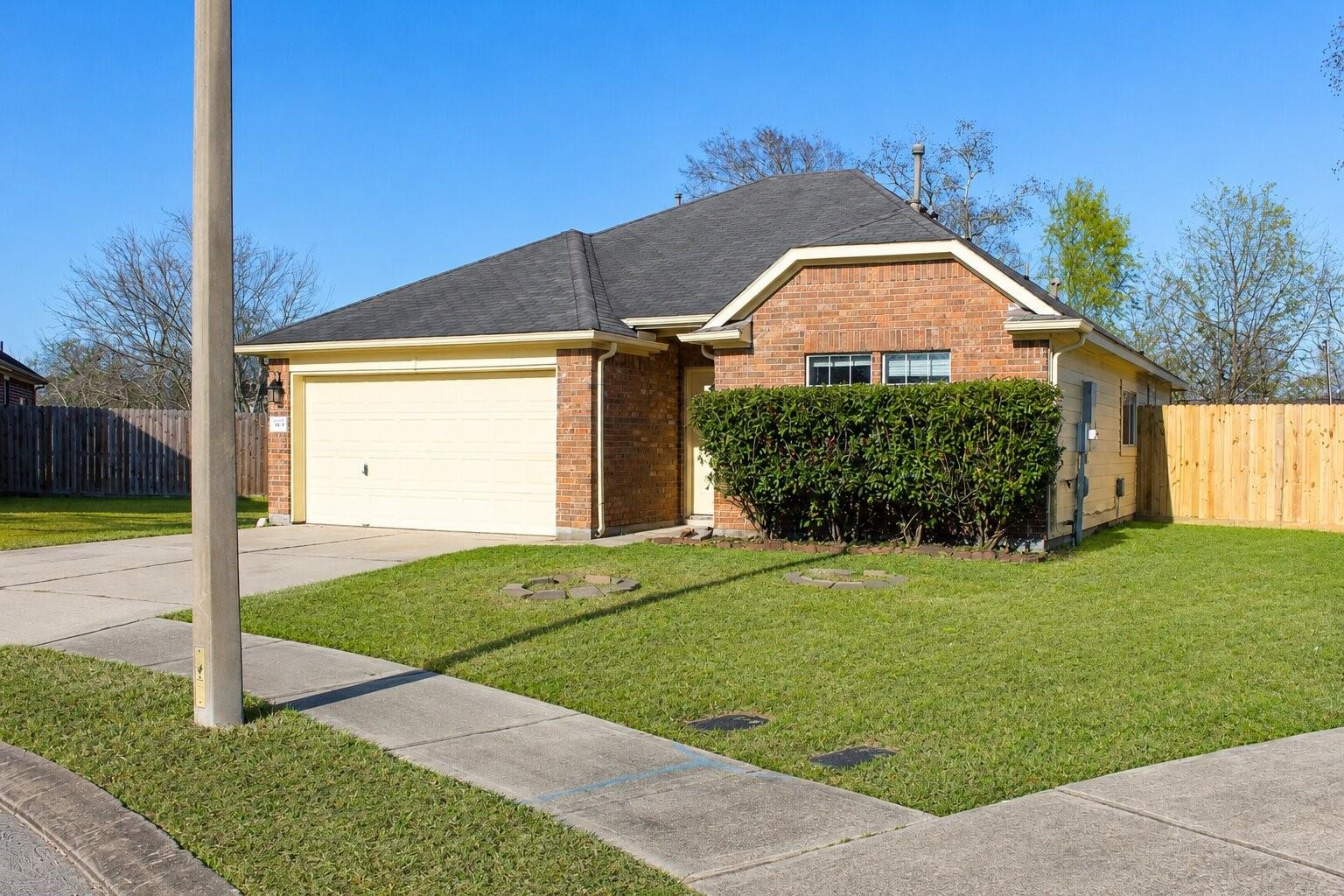 4031 Raspberry Court, Dickinson, TX 77539 — photo 2