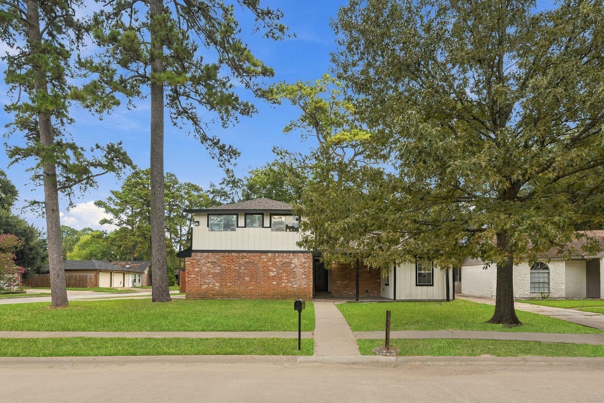 23126 Whispering Willow Drive — photo