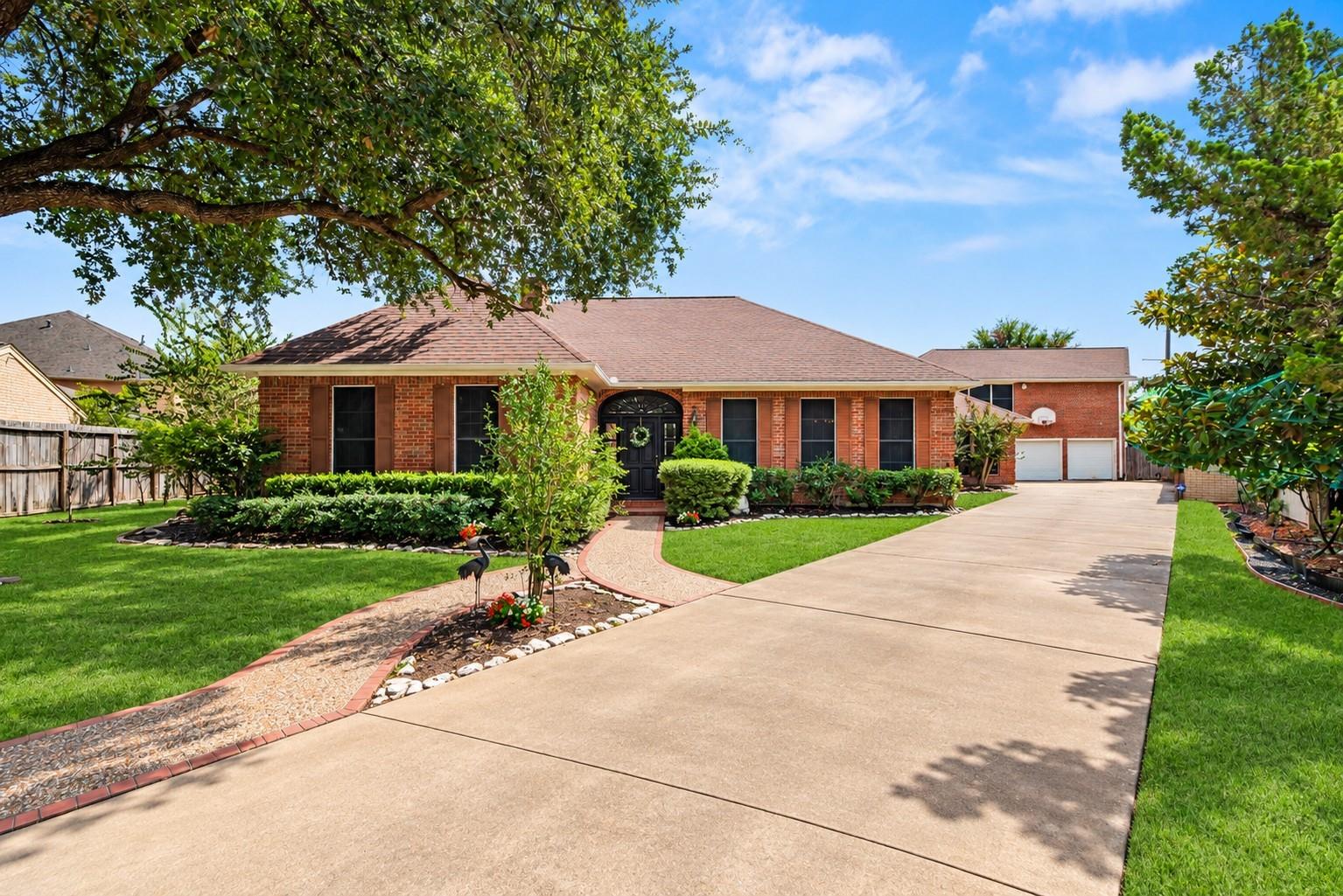 8115 Meadow Crest Street — photo