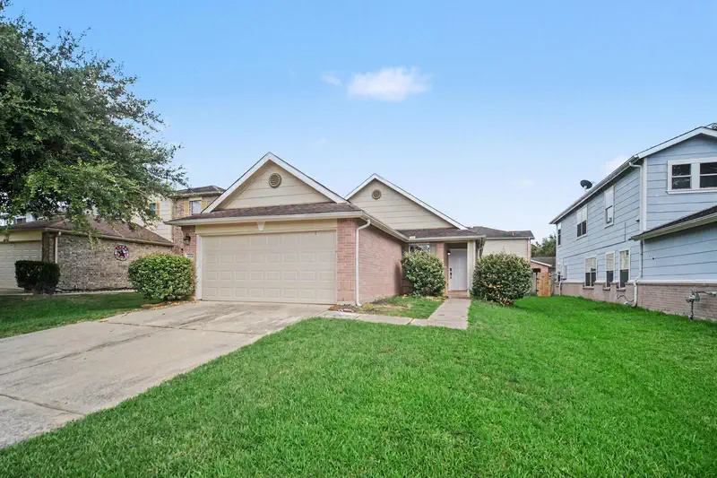 4406 Twisting Pine Court — photo