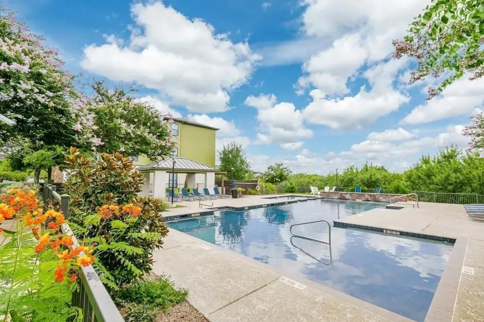 6710 Babcock Road #1230 — photo