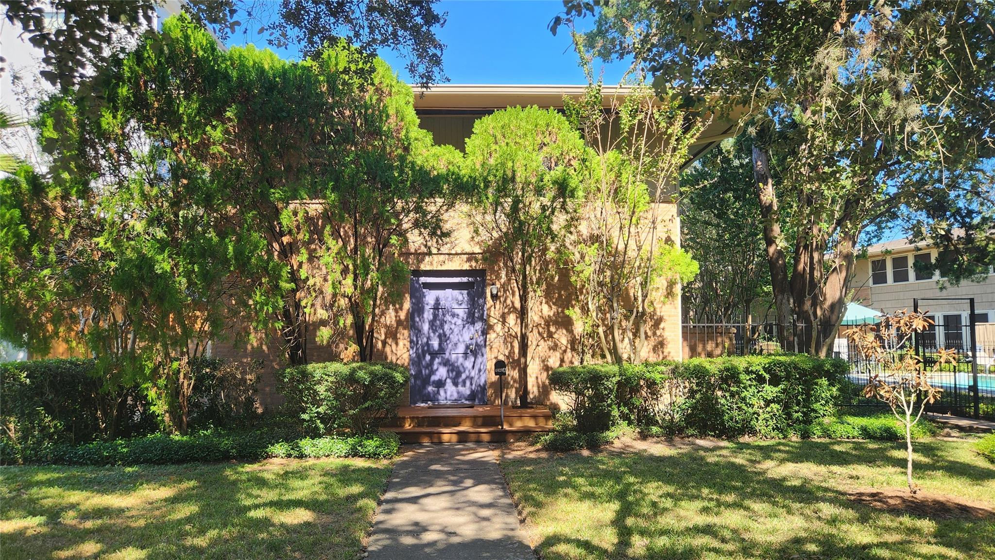 4020 Blue Bonnet Boulevard — photo