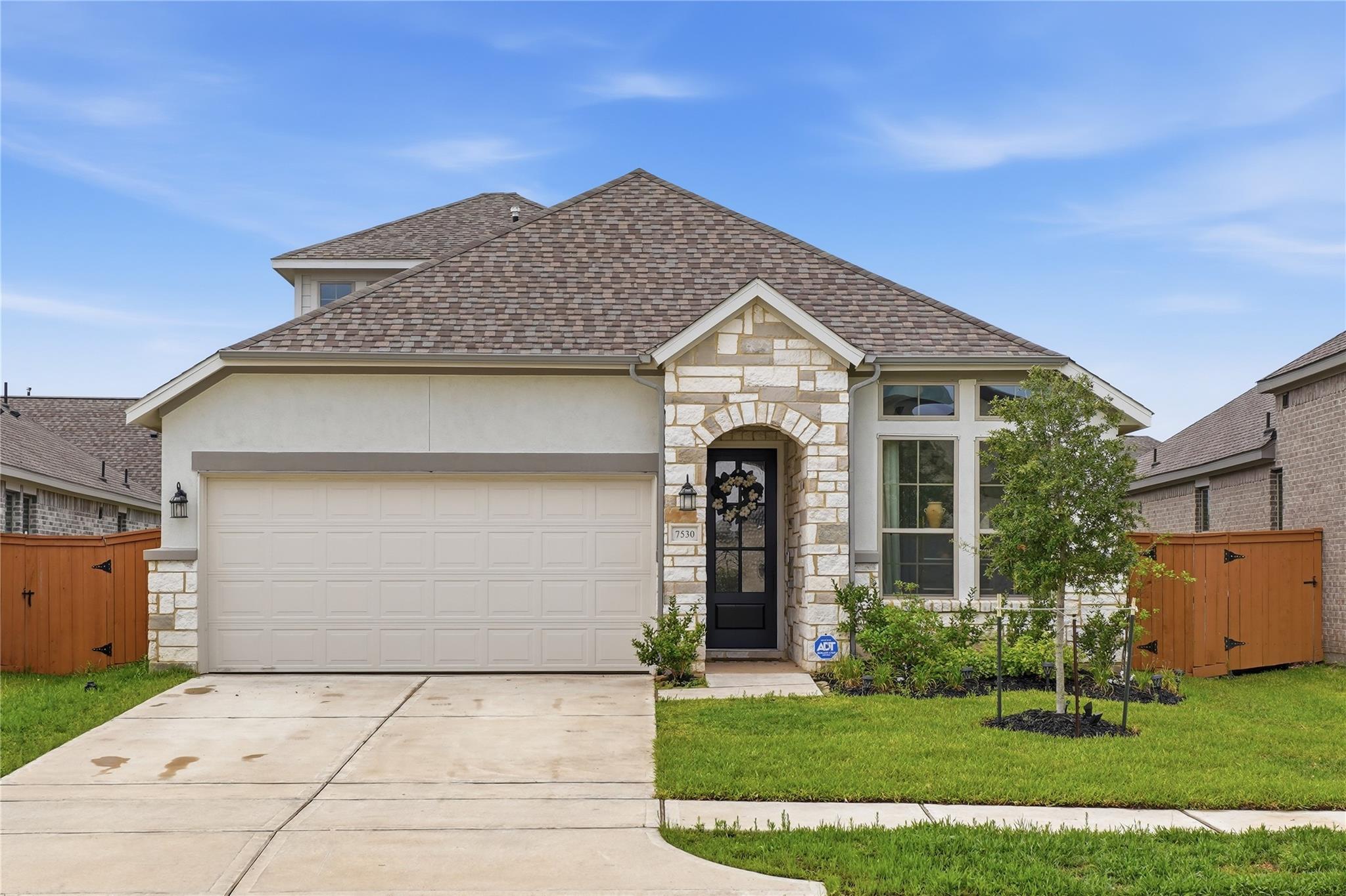 7530 Coral Lake Drive — photo