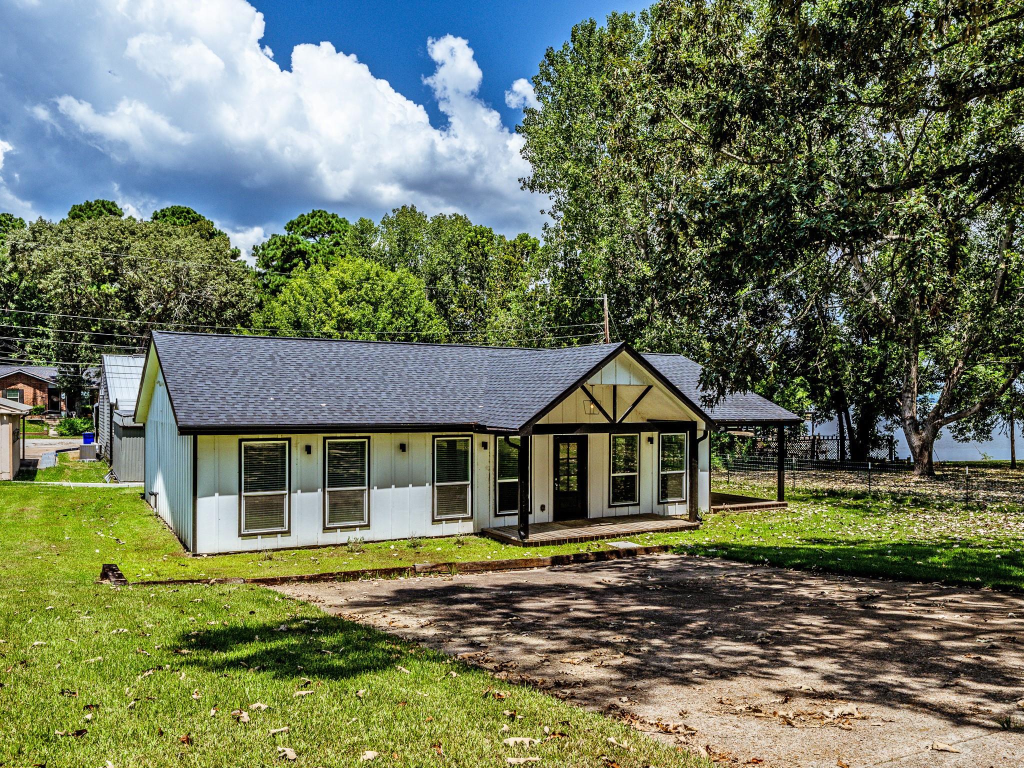 161 Lakeway Circle, Trinity, TX 75862 — photo 2
