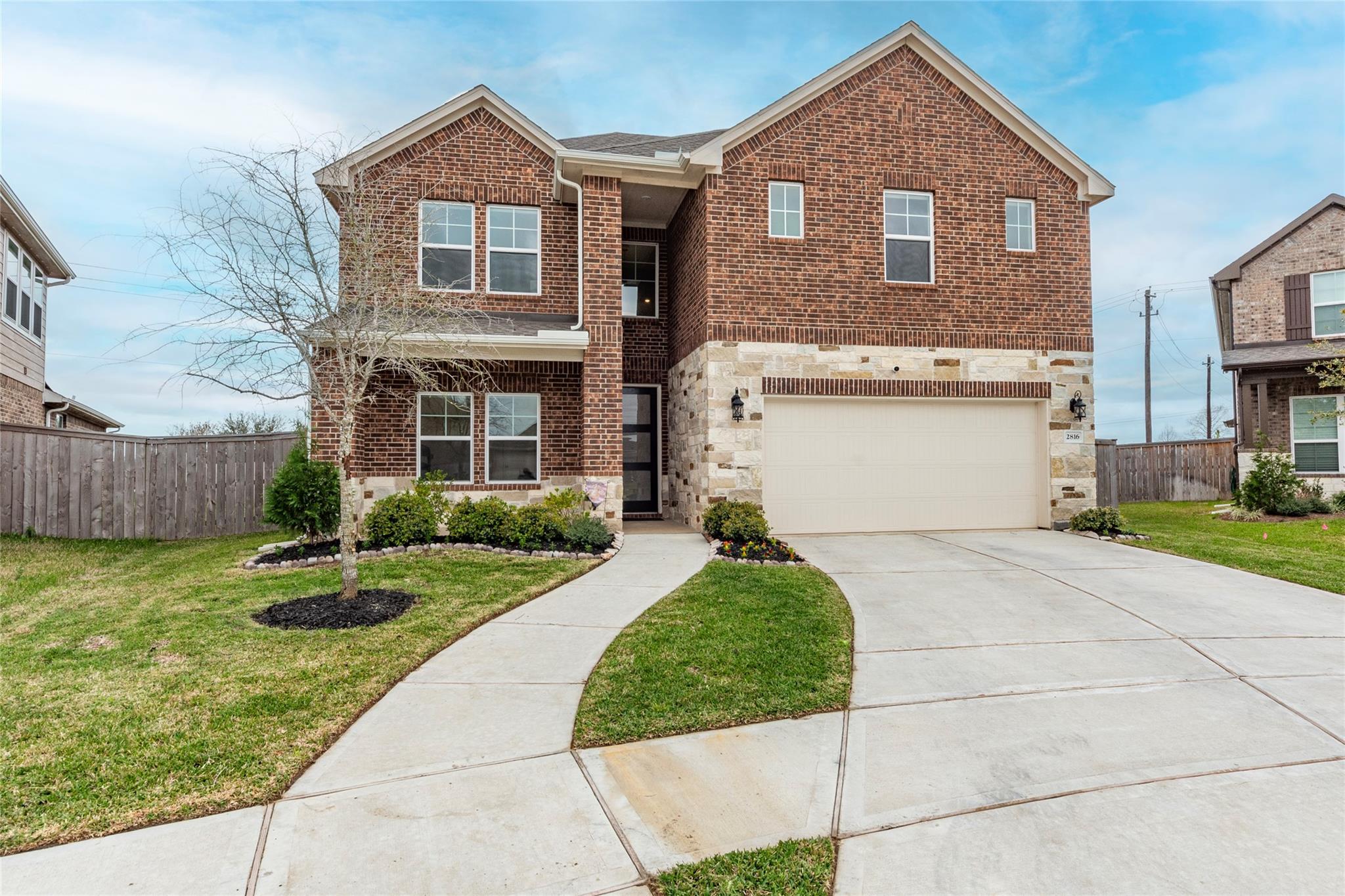 2816 Oakheath Crest Court — photo
