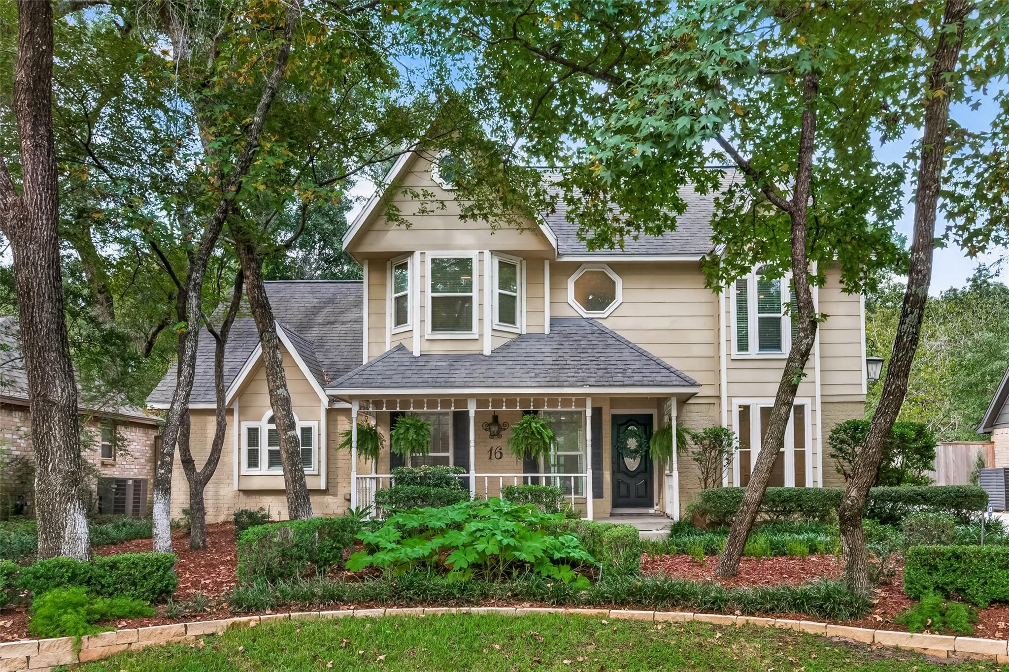 16 Mayfair Grove Court — photo