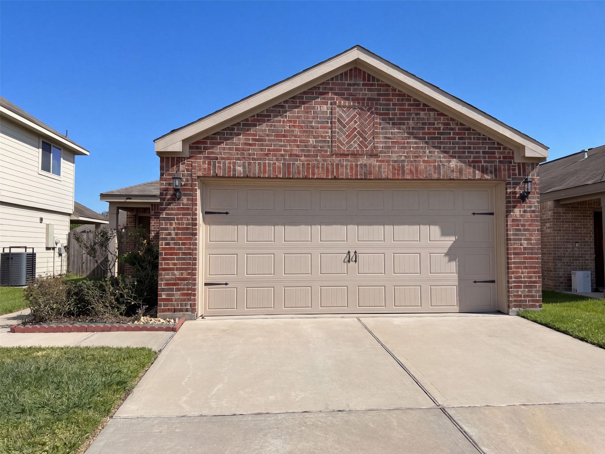 6115 El Oro Drive — photo
