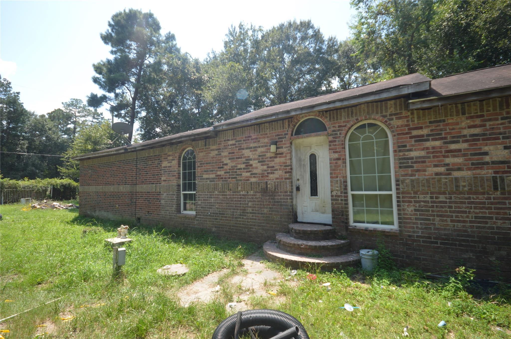 25523 Cambridge Boulevard — photo
