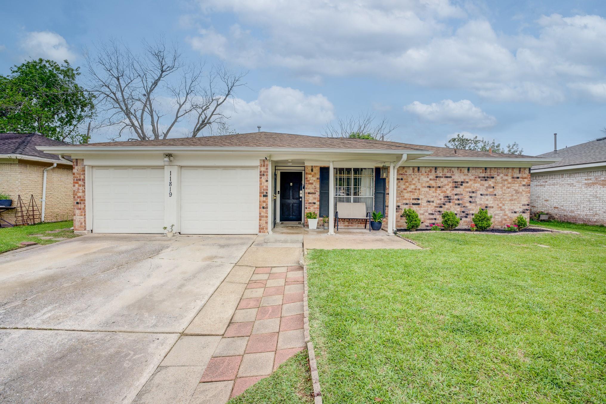 11819 S Nottingham Circle — photo