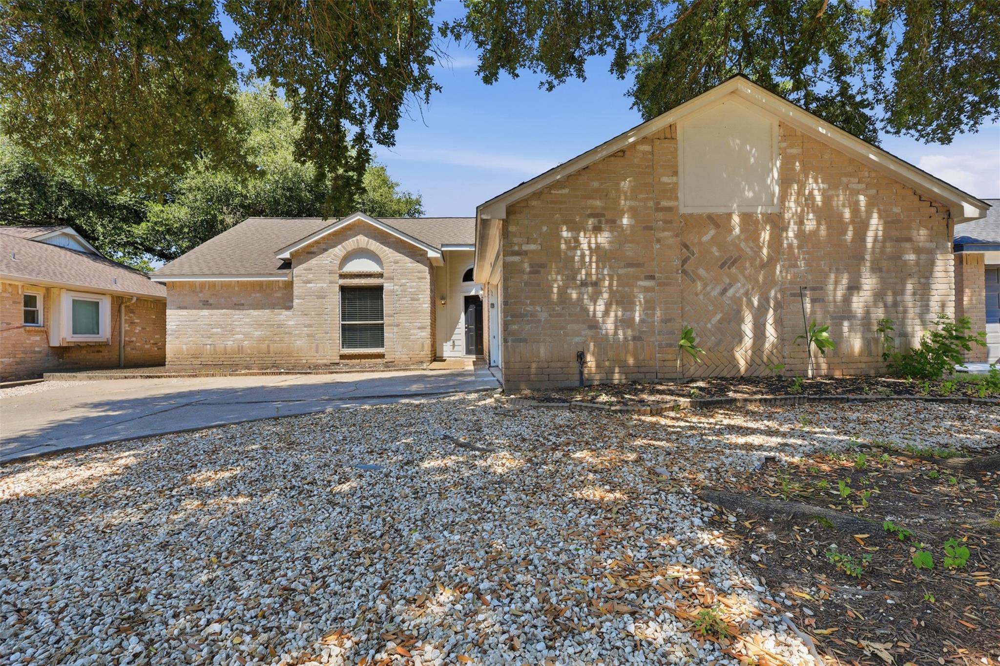 2323 Piddler Drive — photo