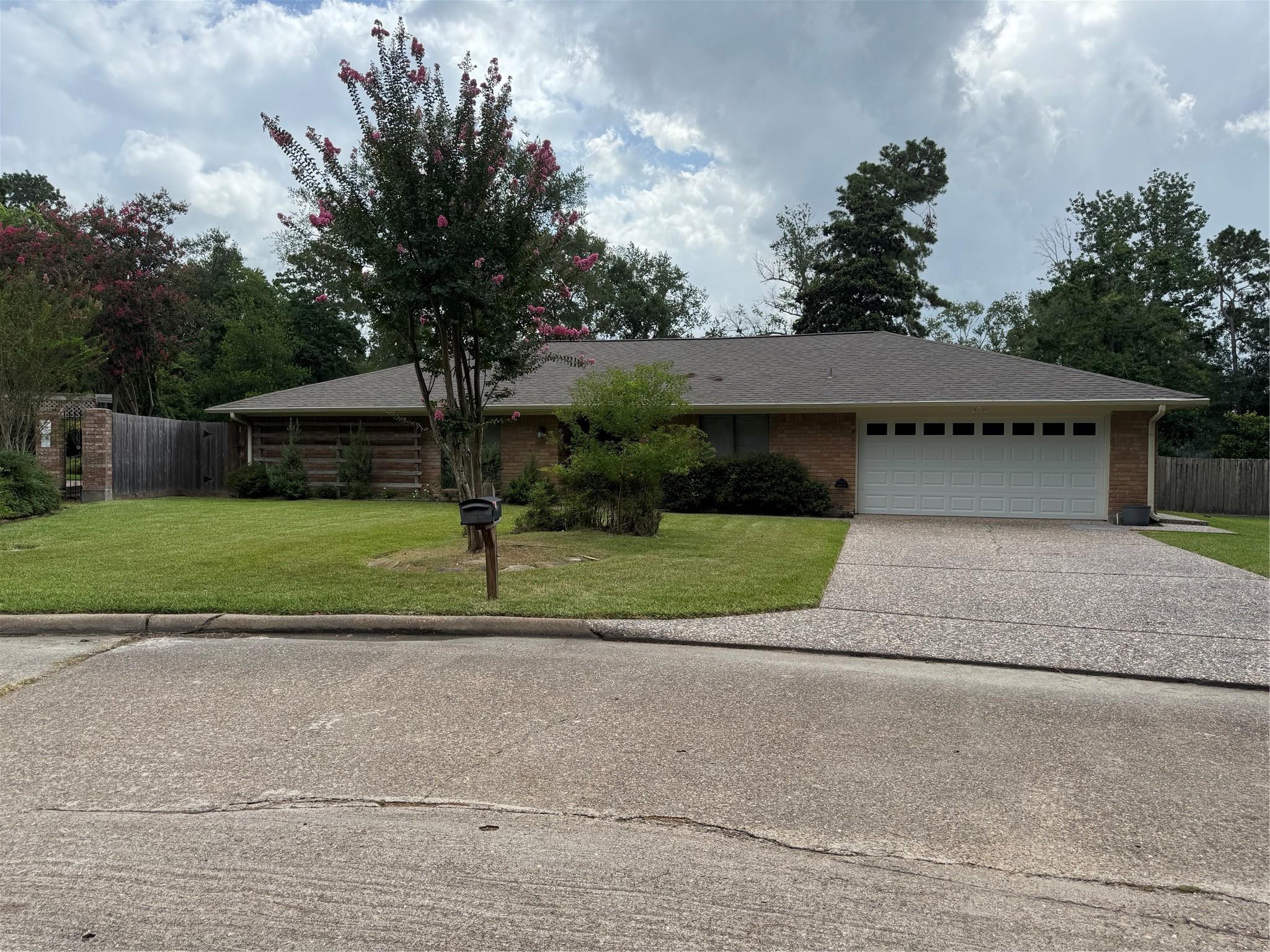 3414 Wooddale Lane — photo
