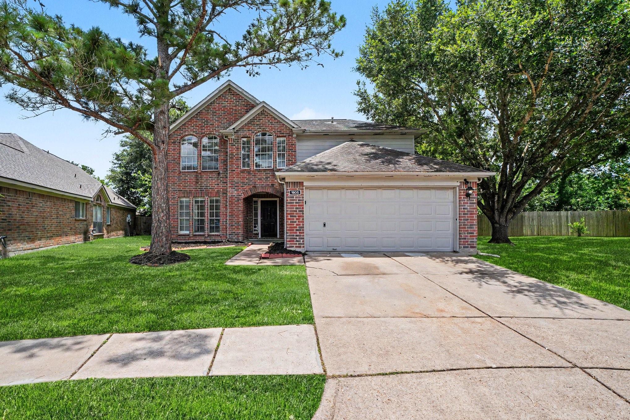 1805 Manor Circle — photo