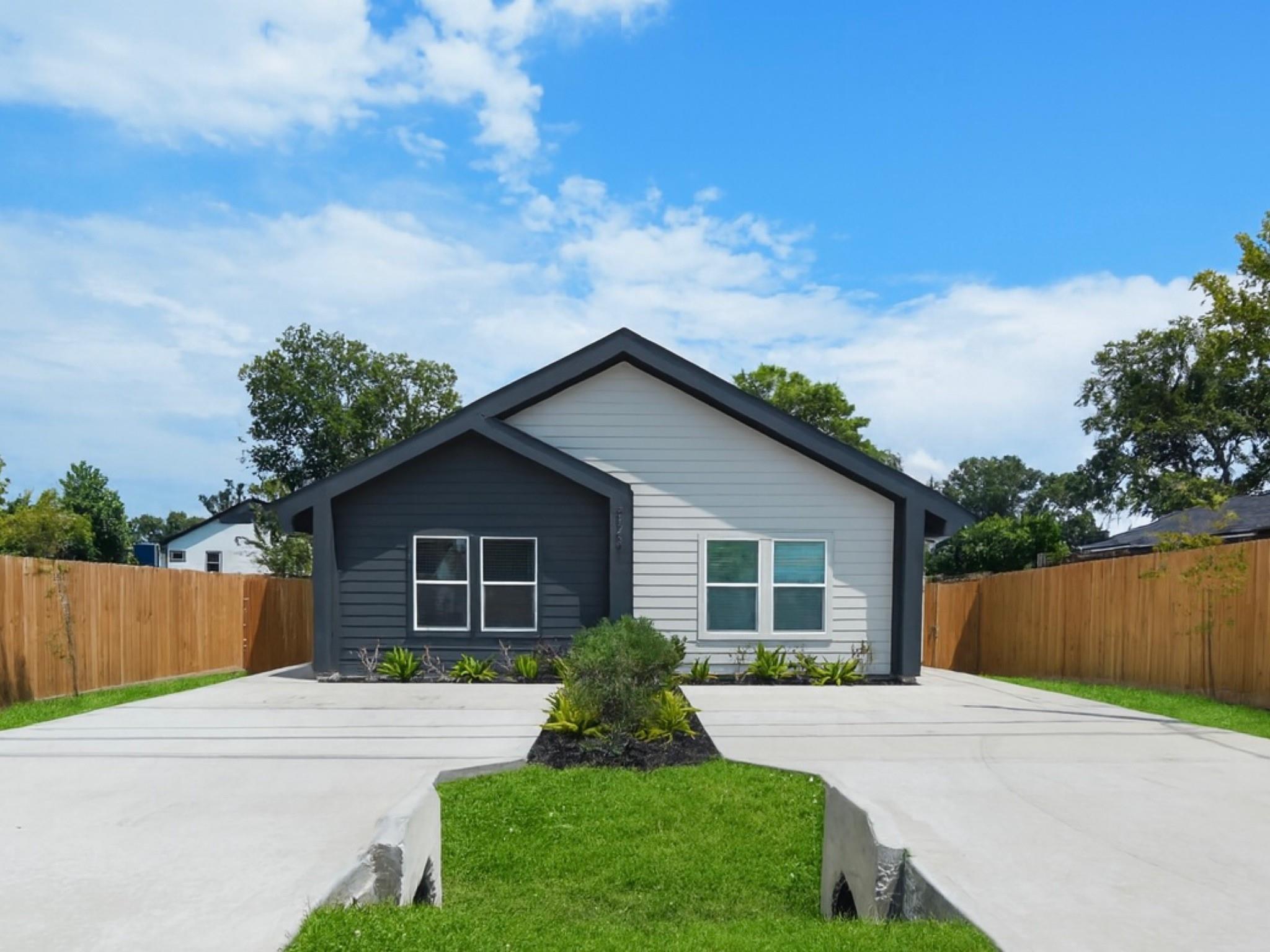 8122 Double Avenue #B — photo