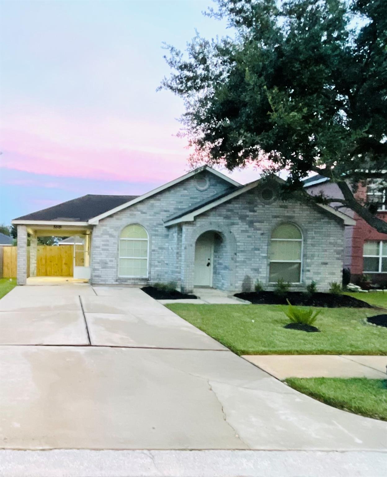 5515 Rio Ramos Street, Rosharon, TX 77583