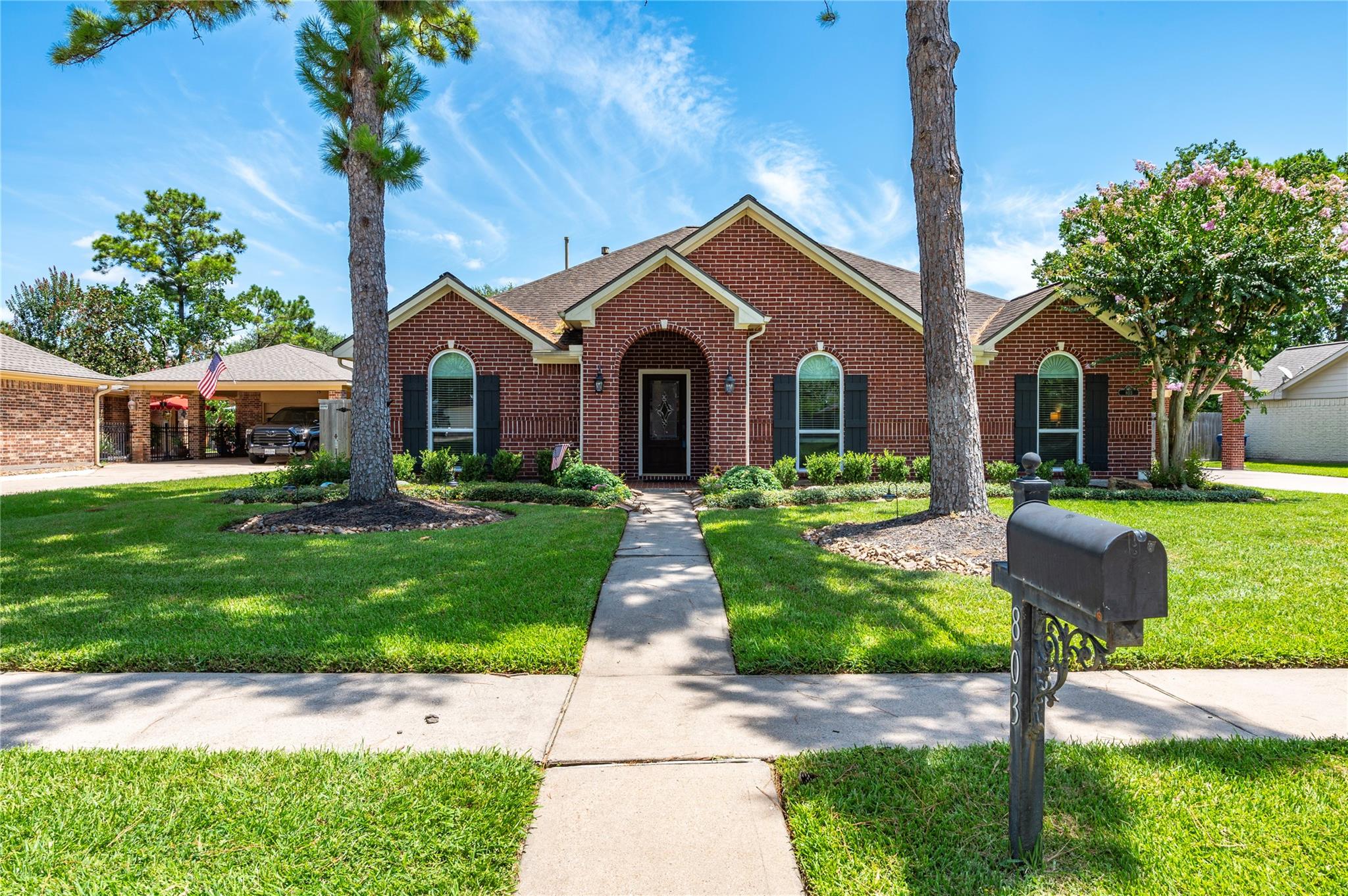 803 Hackberry Lane — photo