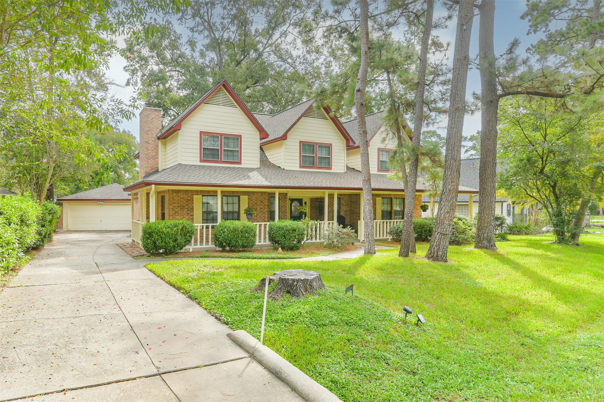 6 Amara Court, The Woodlands, TX 77381 — photo 2