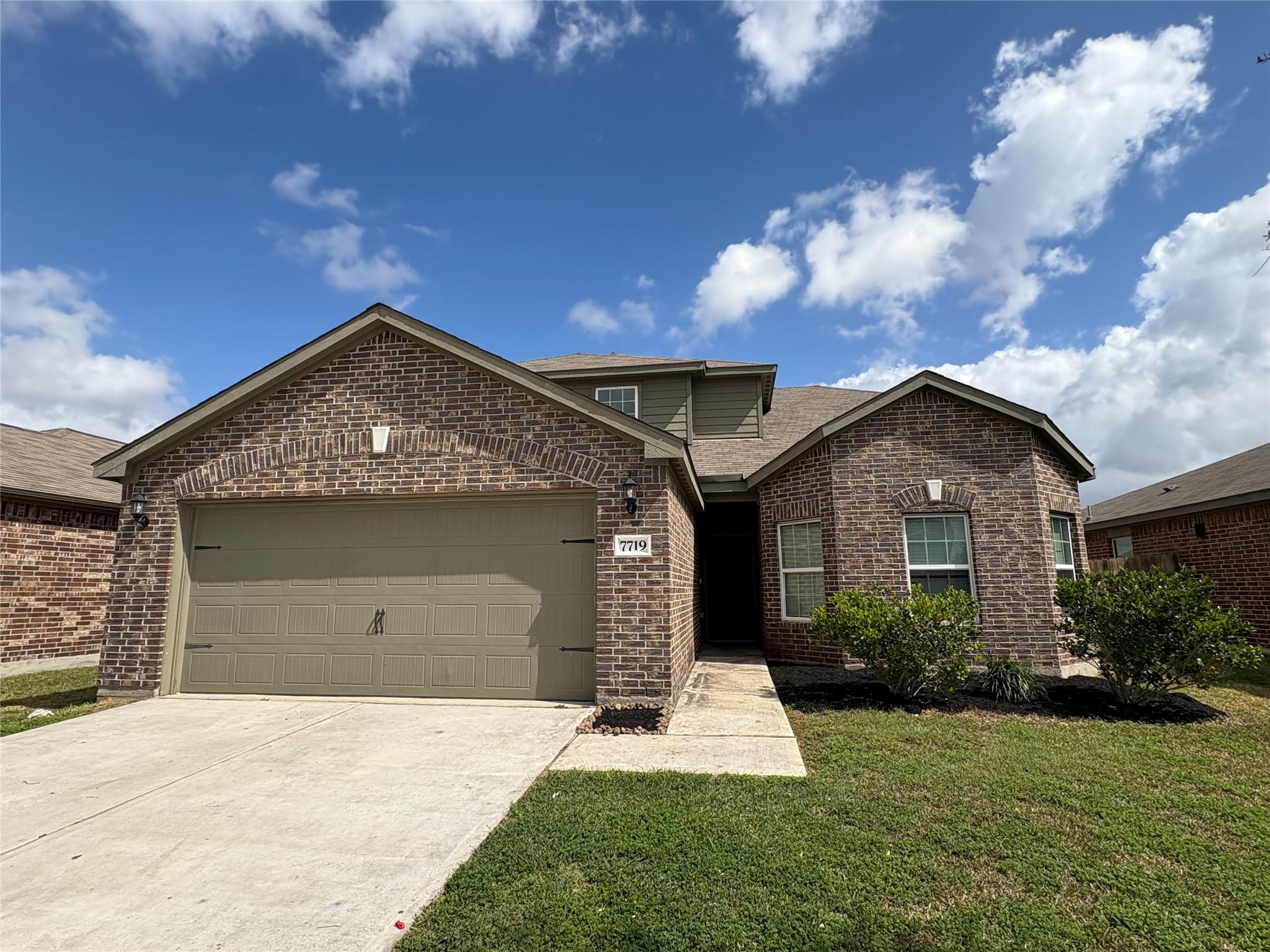 7719 Vacek Meadows Loop — photo