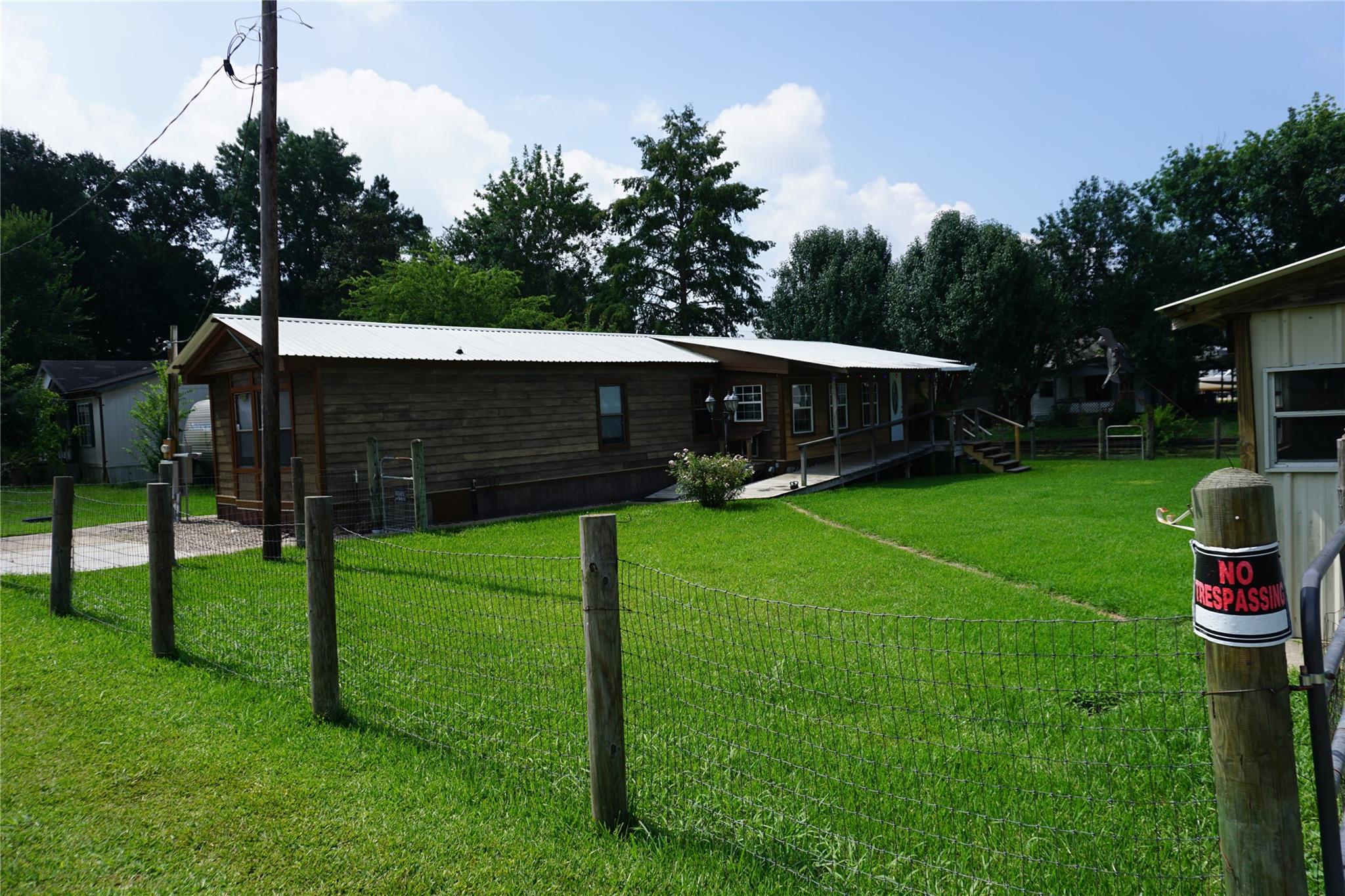 8989 Gladewood — photo