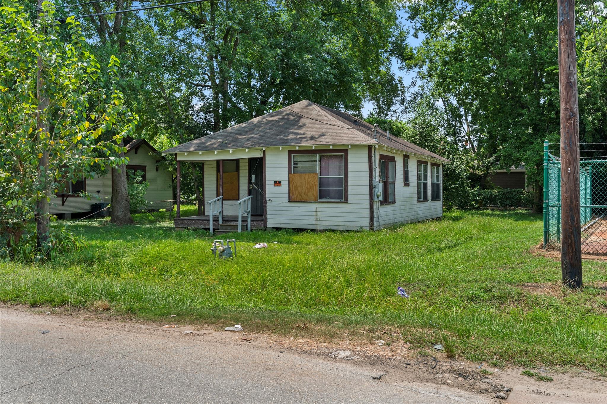 7339 Phillips Street — photo