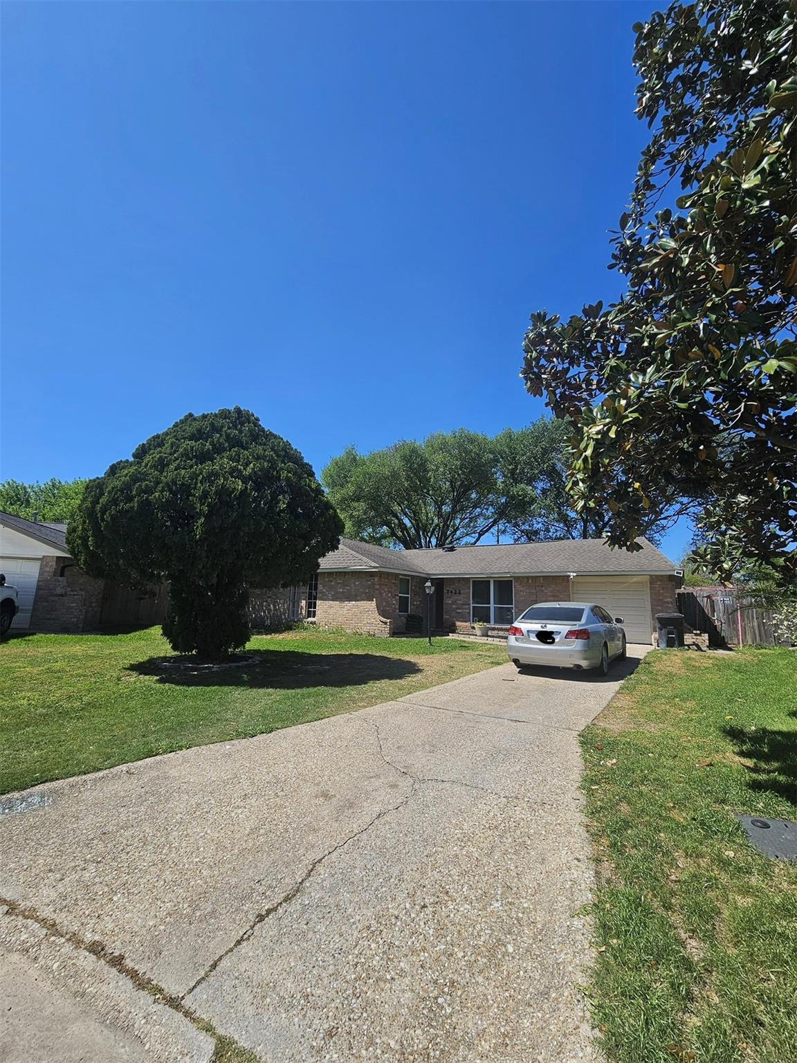 7422 Yellow Pine Drive — photo