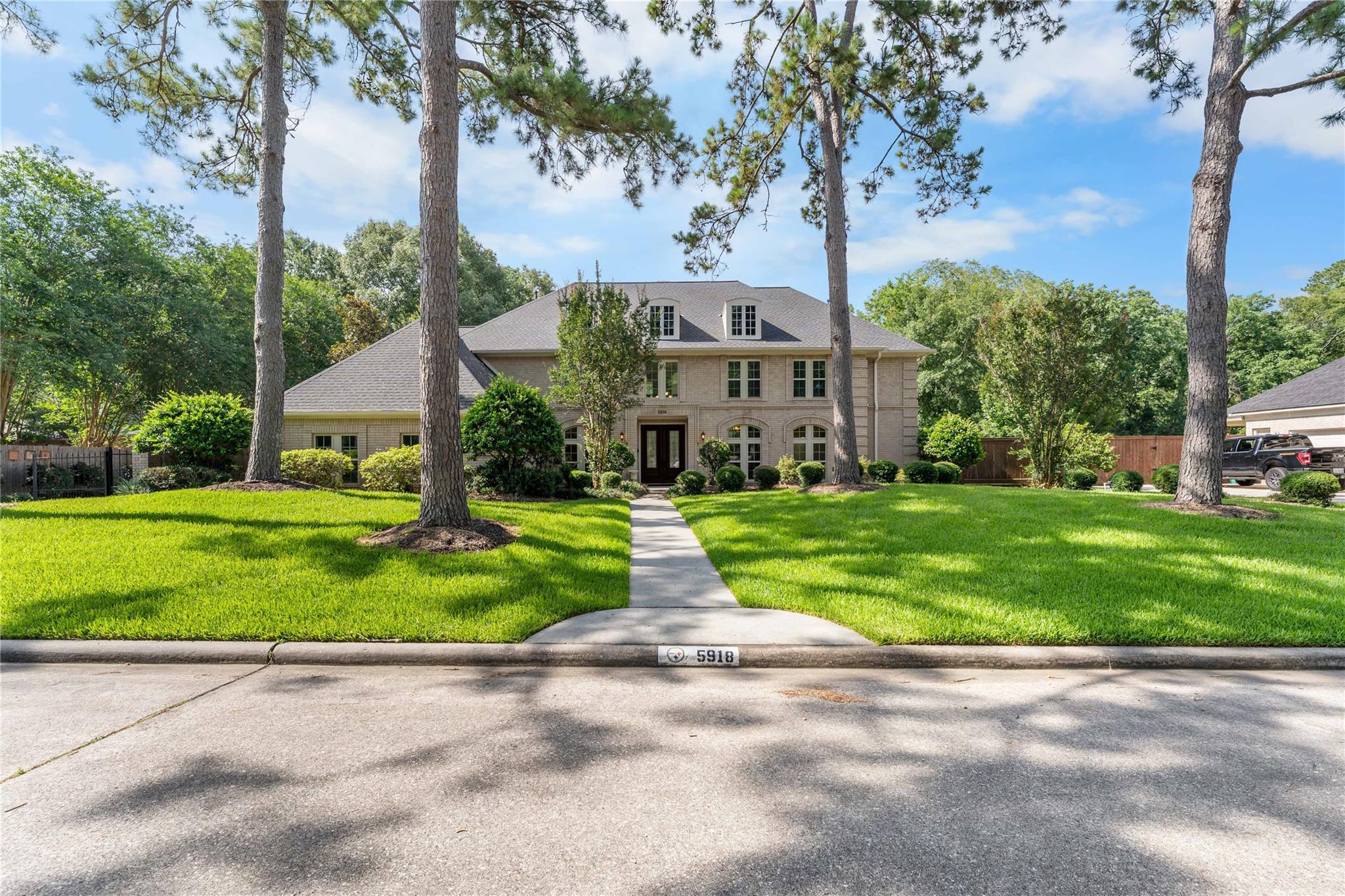 5918 Elmwood Hill Lane — photo