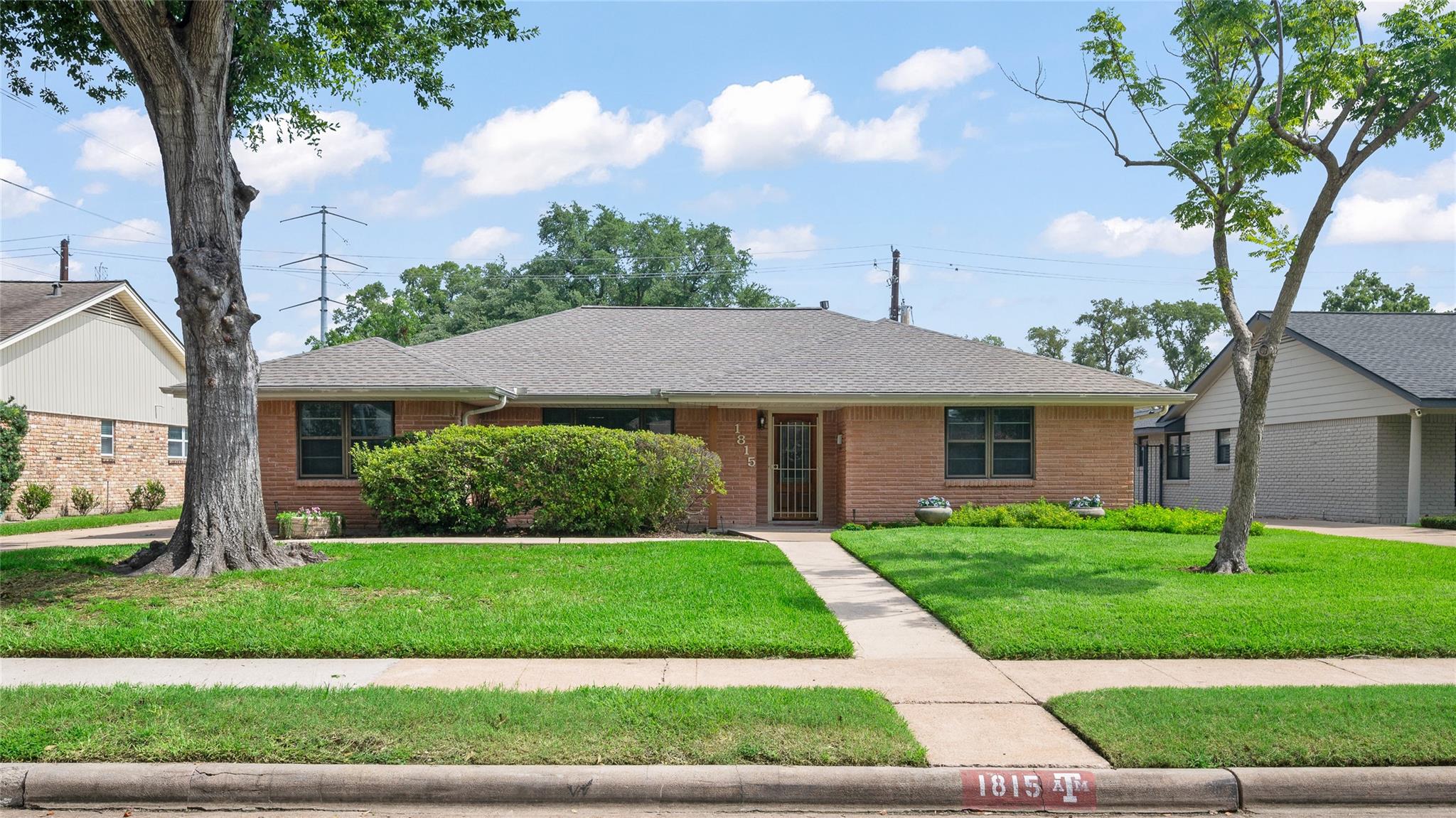1815 Droxford Drive — photo