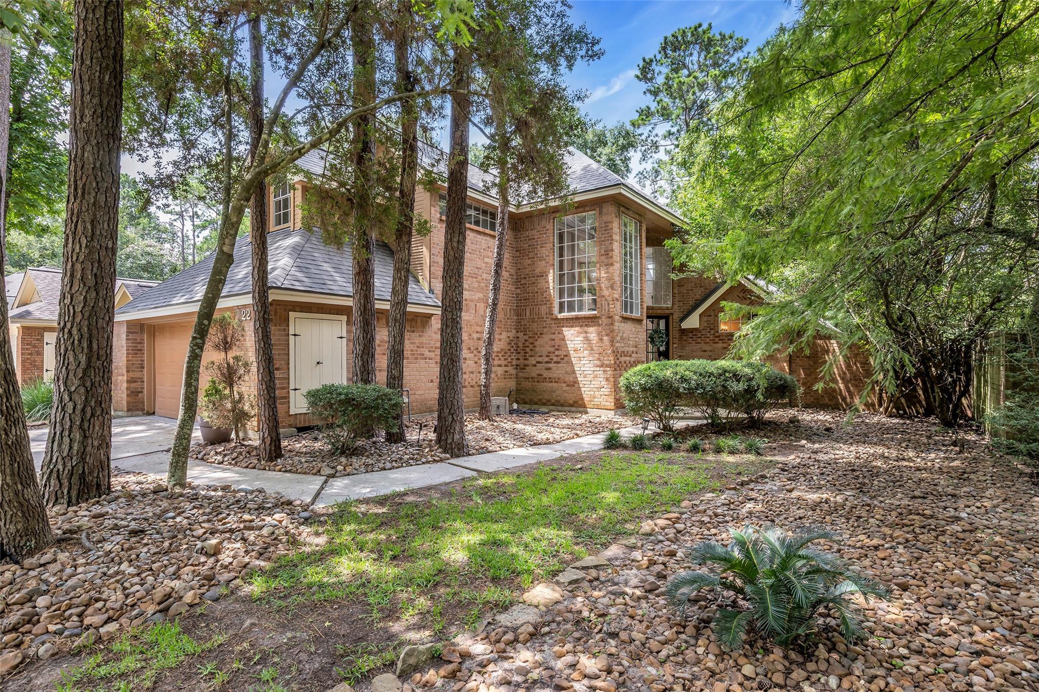 22 Cedar Chase Place — photo