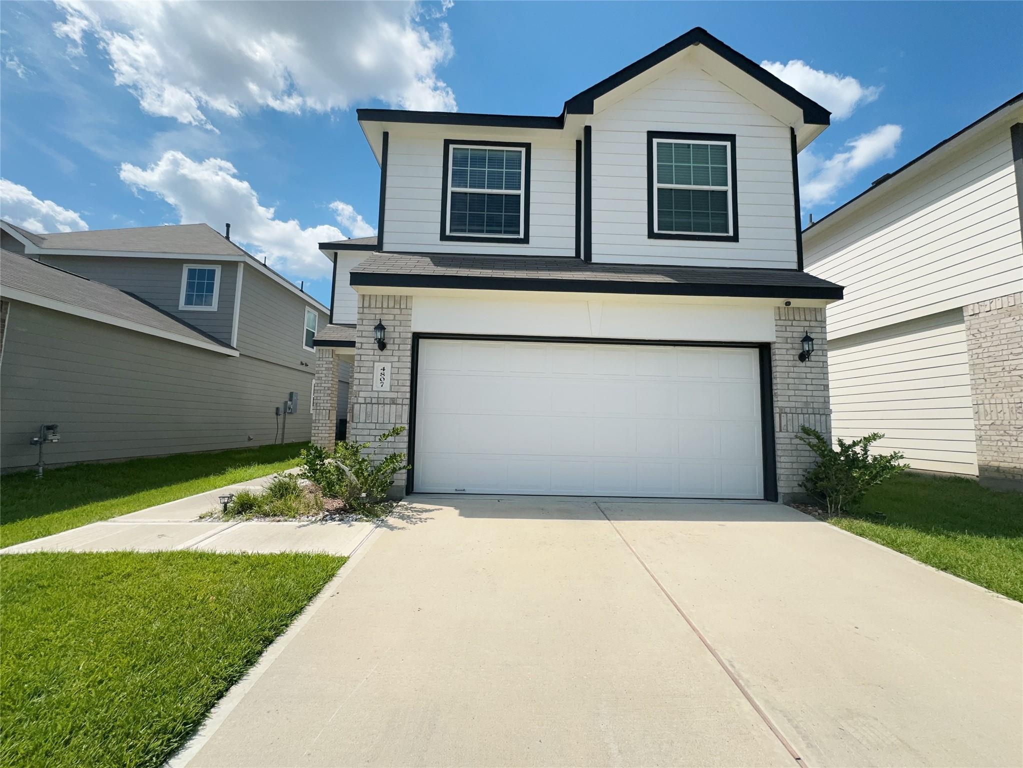 4807 Blue Jacaranda Way — photo