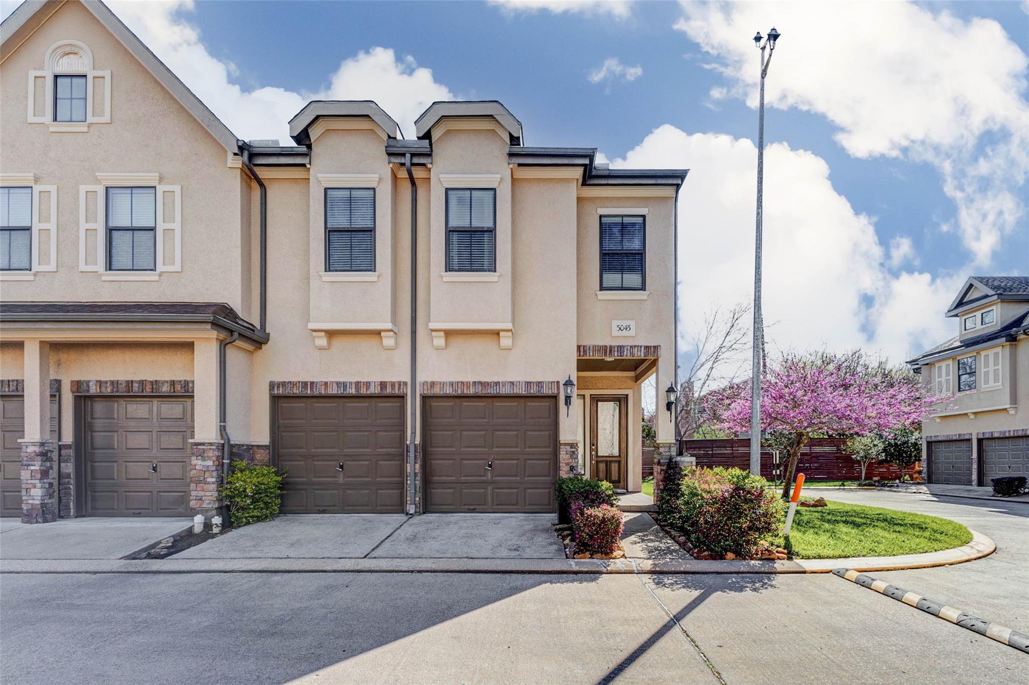 3043 Royal Oaks Grove — photo