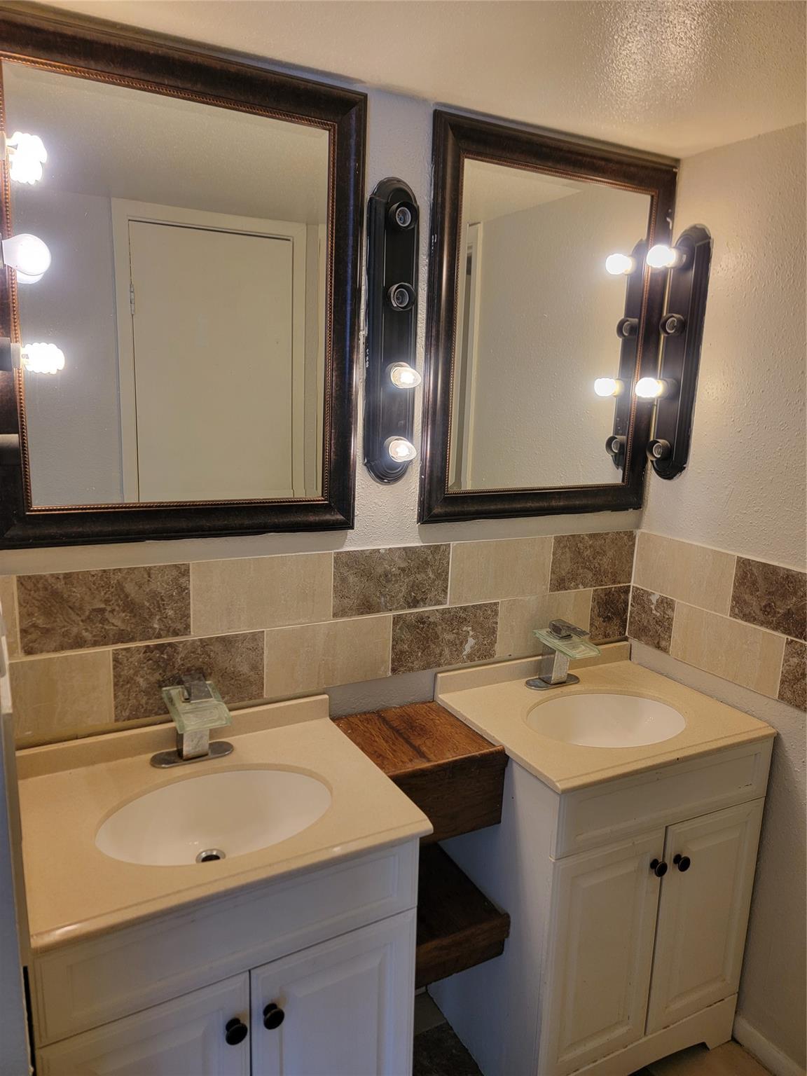 8901 S Braeswood Boulevard #107 — photo