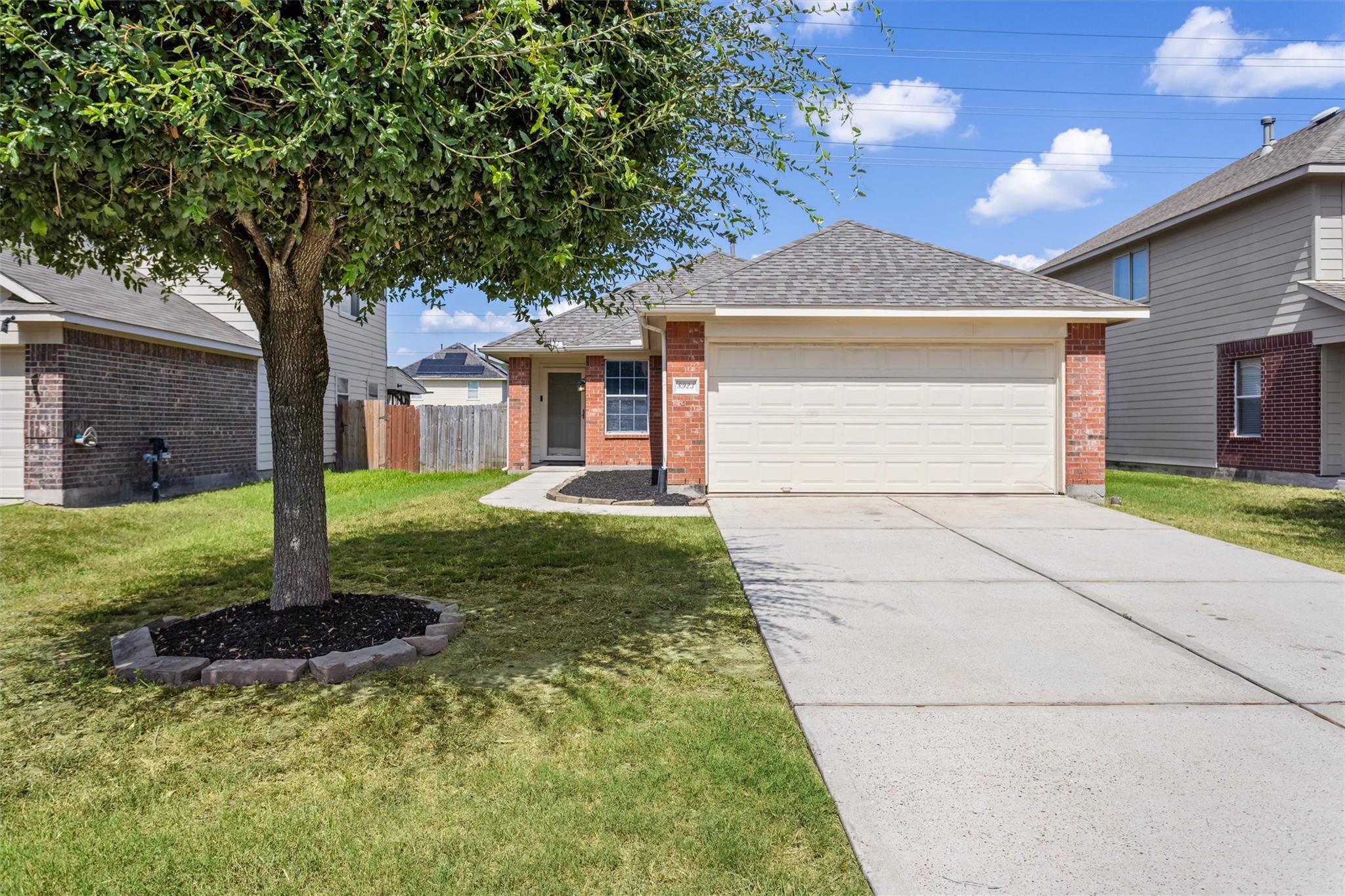 8923 Aurora Park Lane — photo