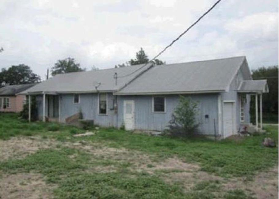 1603 Hackberry Street, Three Rivers, TX 78071 — photo 2