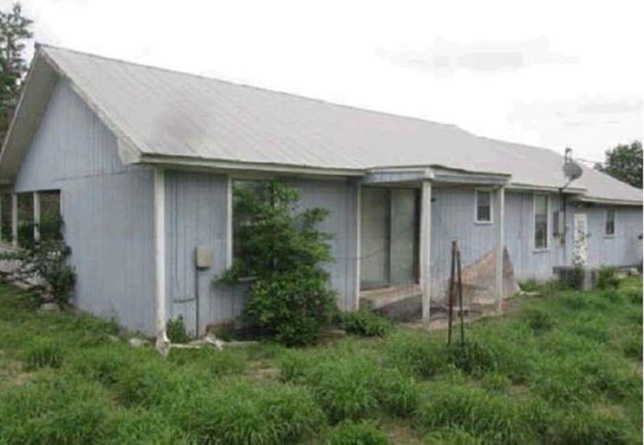 1603 Hackberry Street, Three Rivers, TX 78071 — photo 3