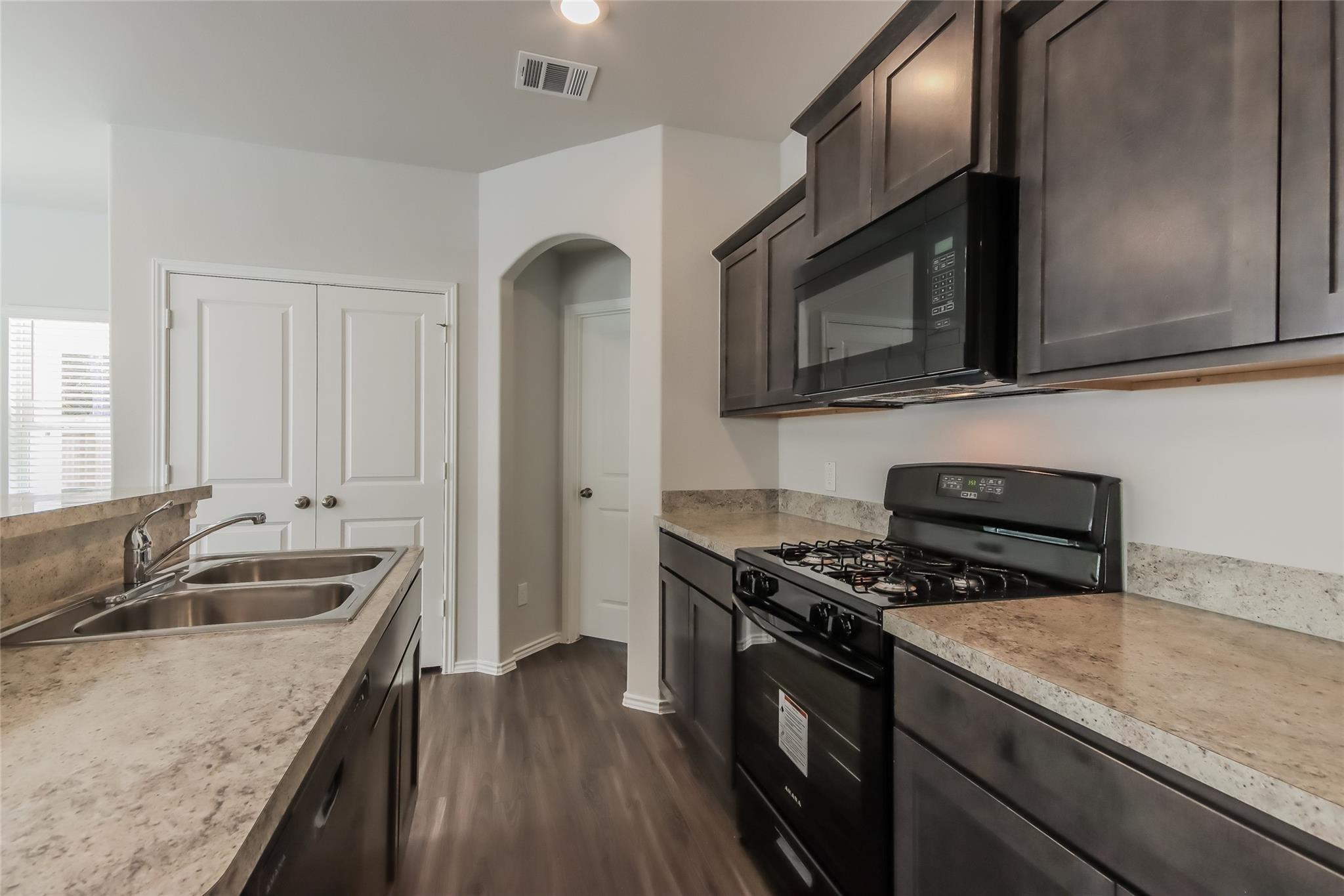13708 Blue Jay Court — photo