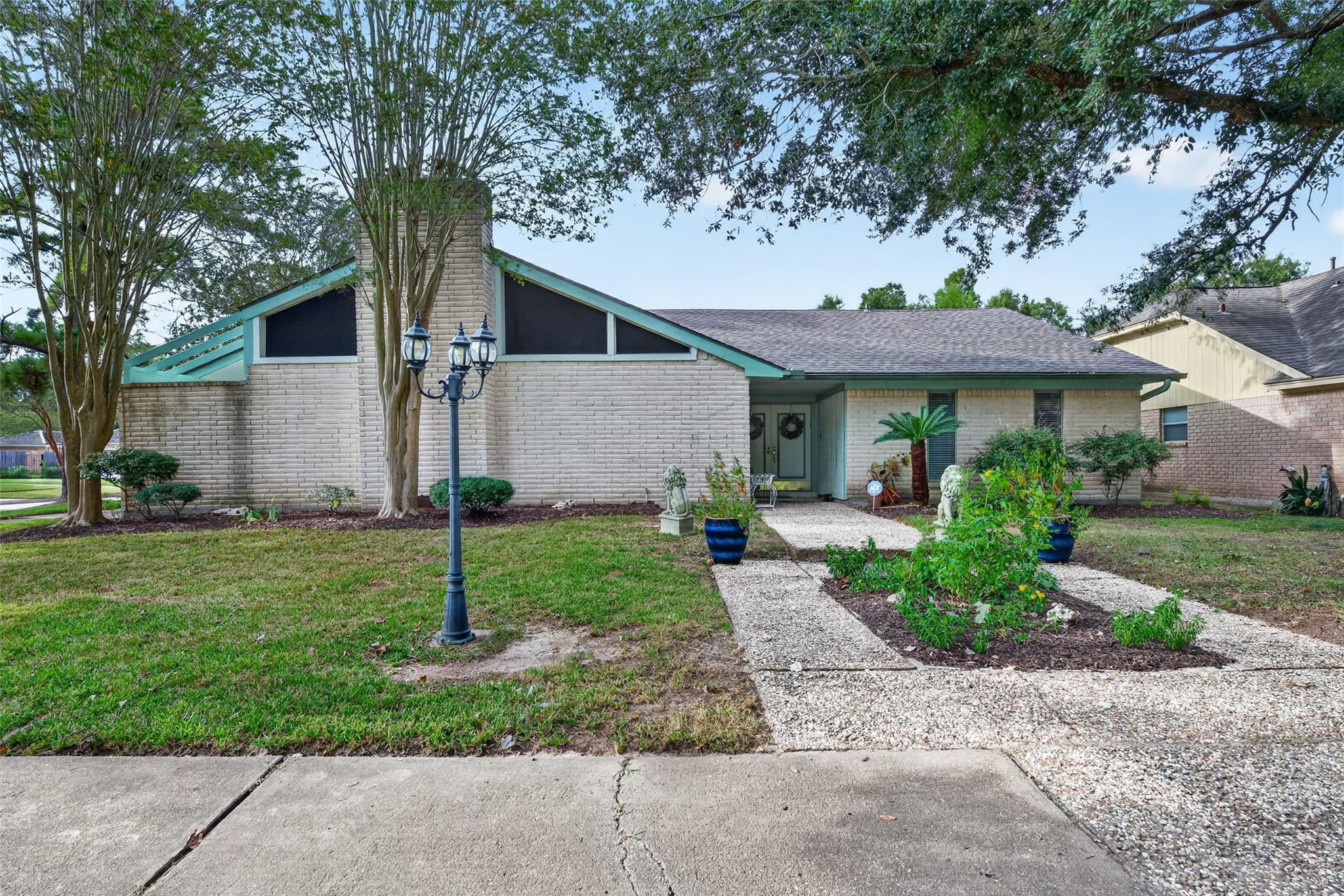 16403 Glenshannon Drive — photo