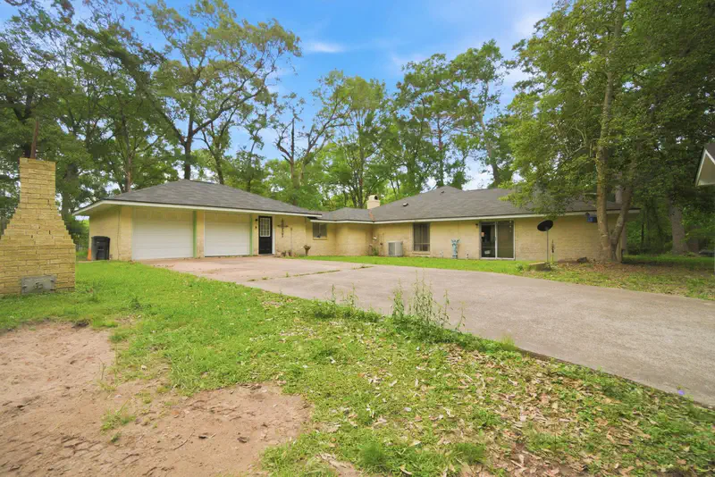 6161 Woodland Lakes Loop — photo