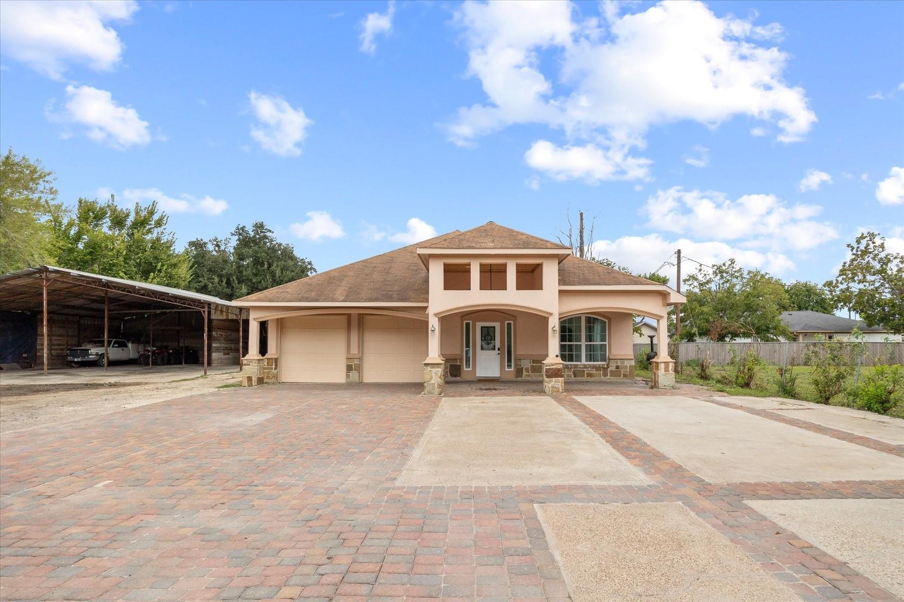 22214 Foxbend Drive — photo