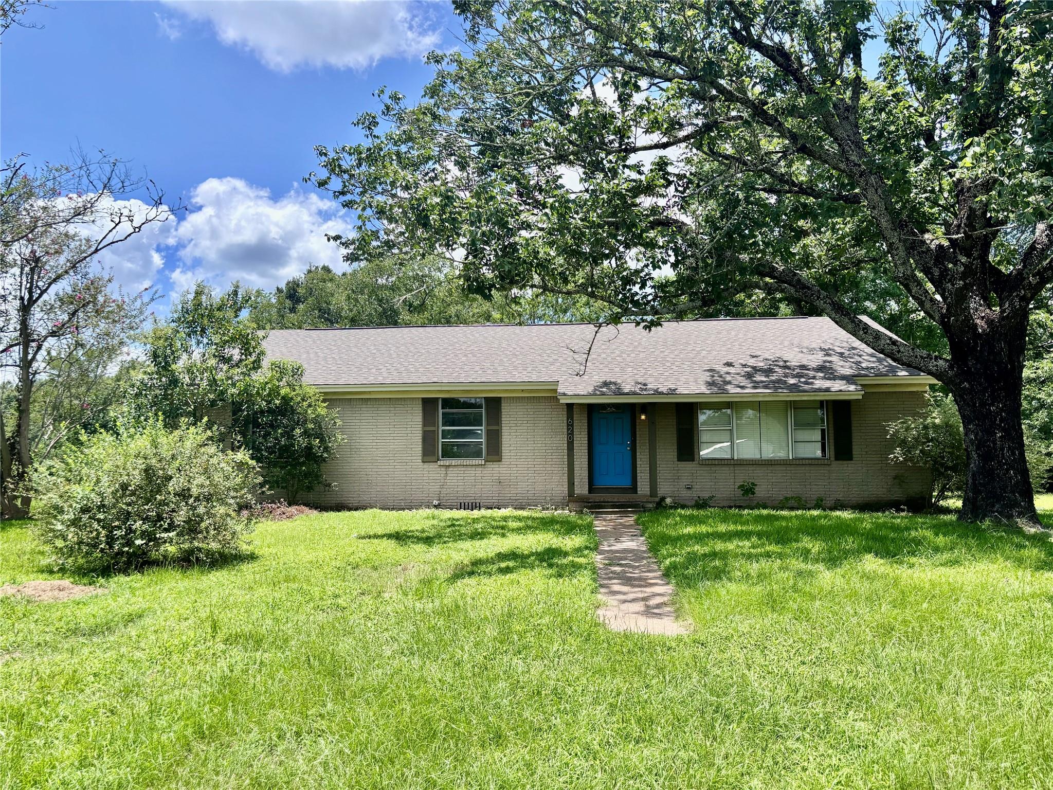 620 W Houston Street — photo