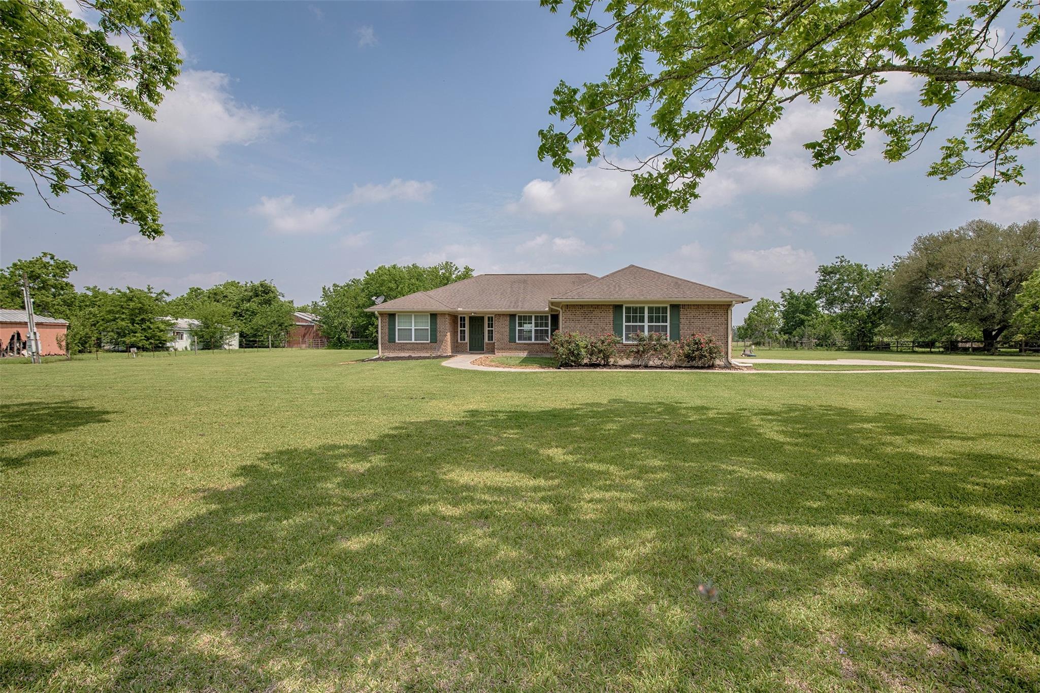 6105 Del Bello Boulevard — photo