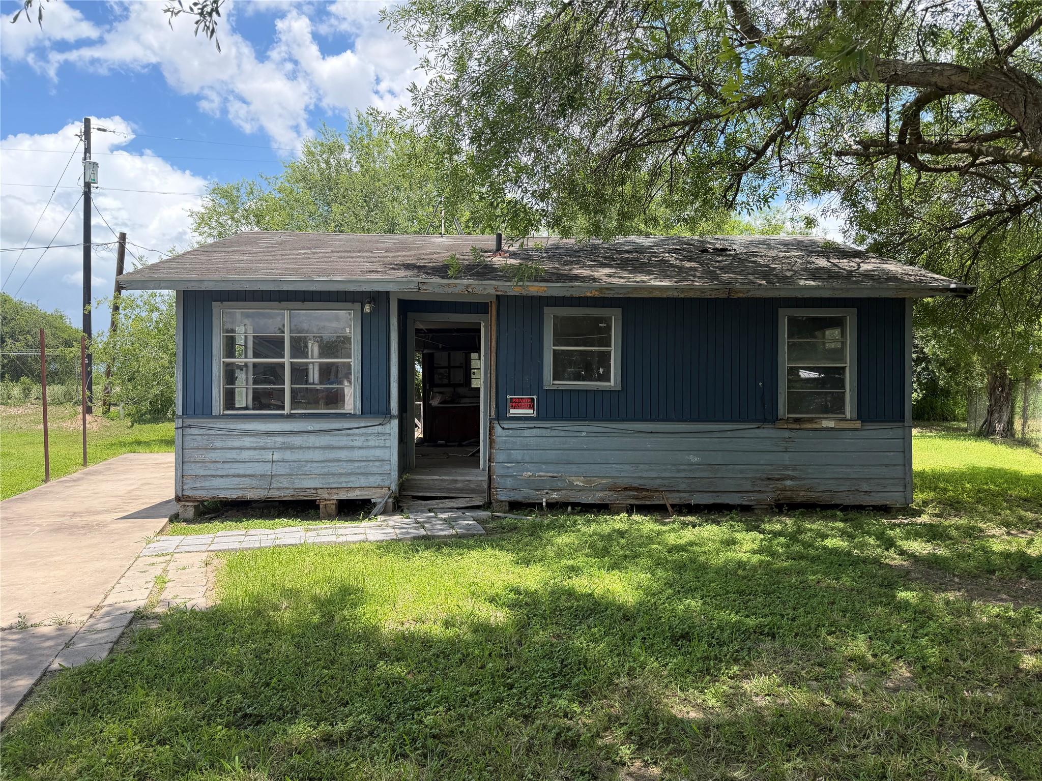 241 E Melton Park Drive — photo