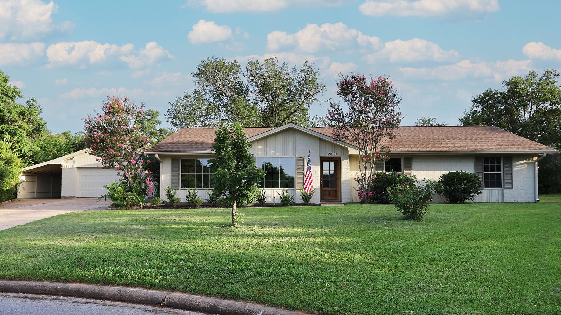 2500 Briarwood Circle — photo