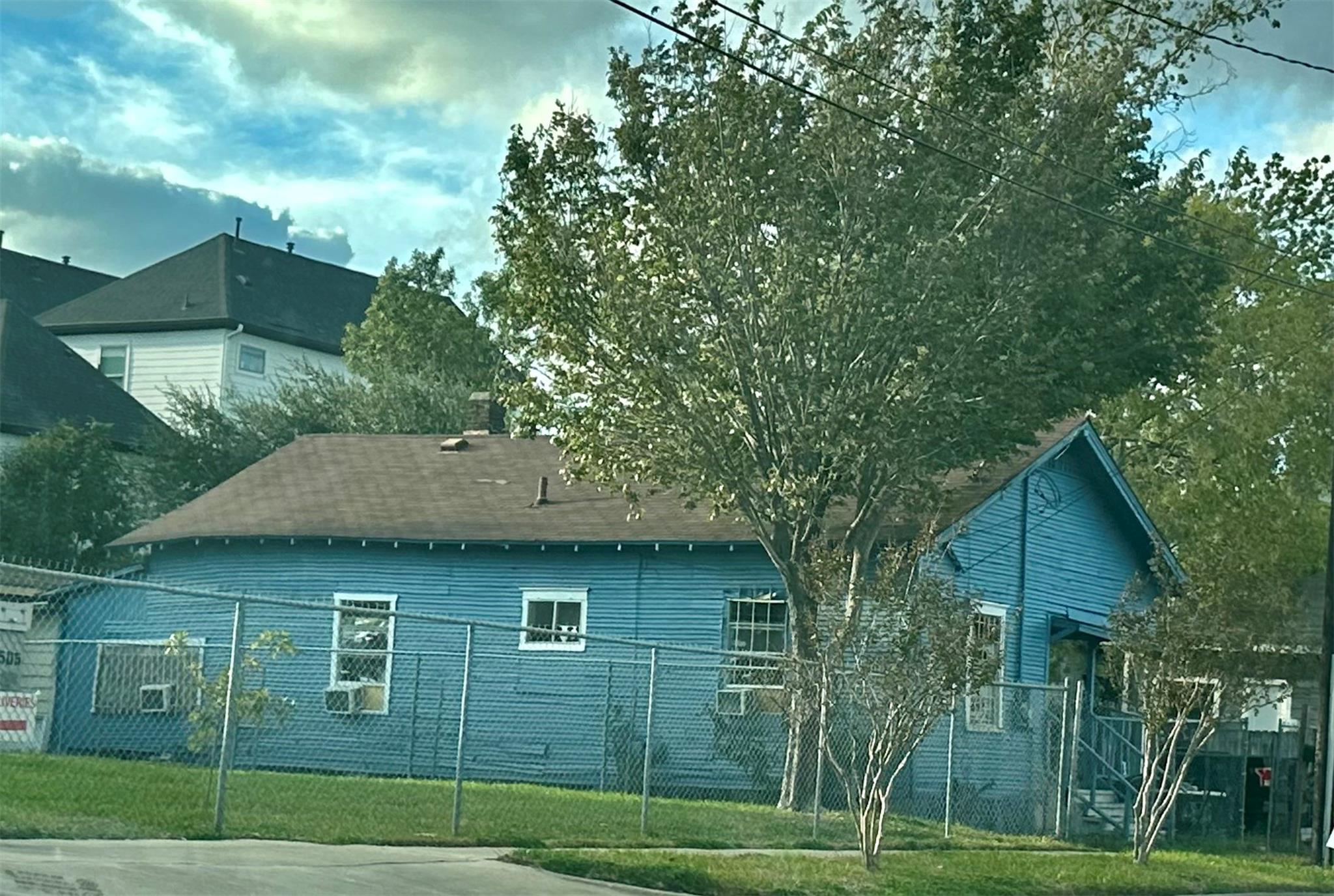 1511 Common Street — photo