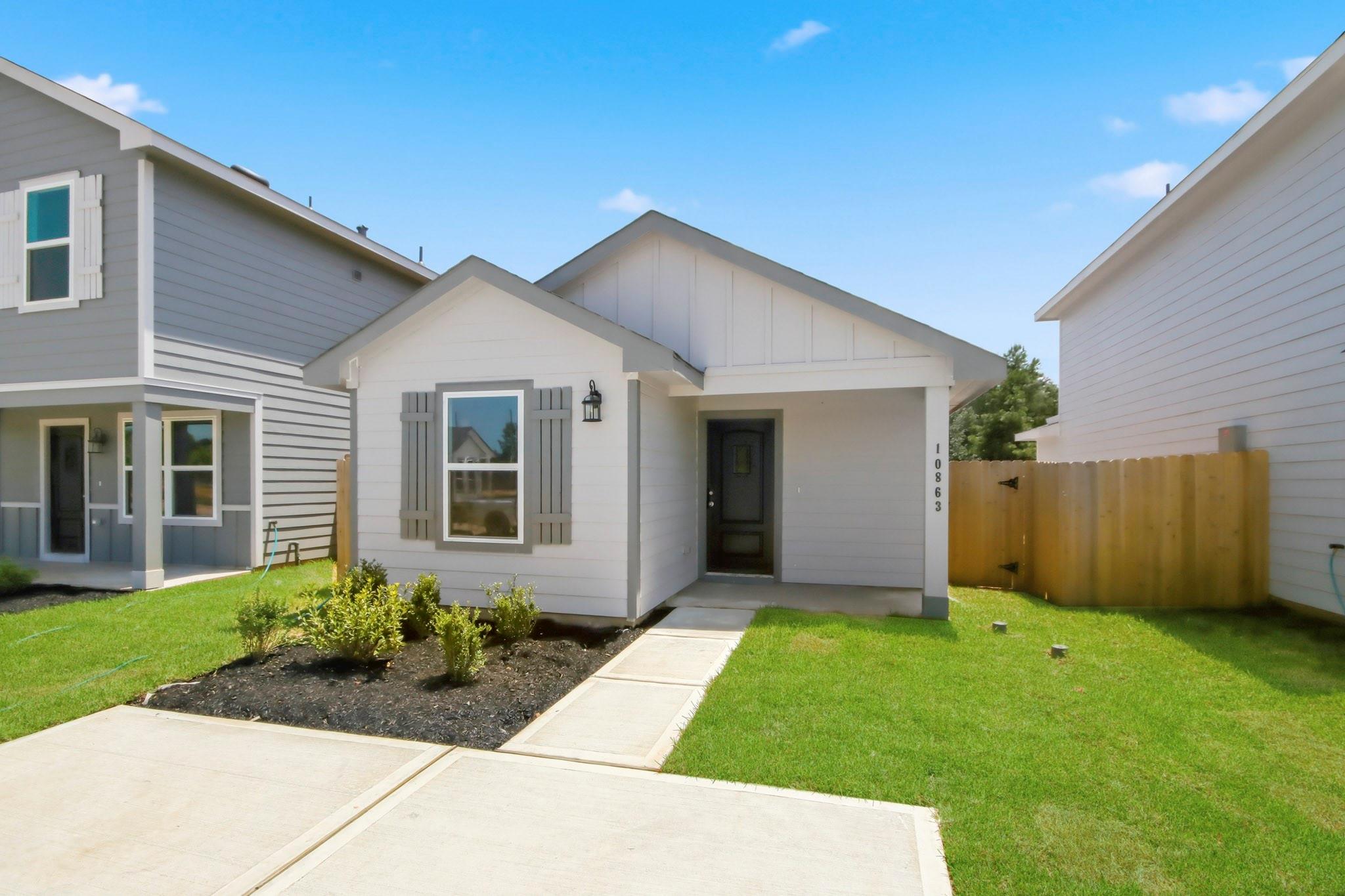 10863 N Baron Village Drive — photo
