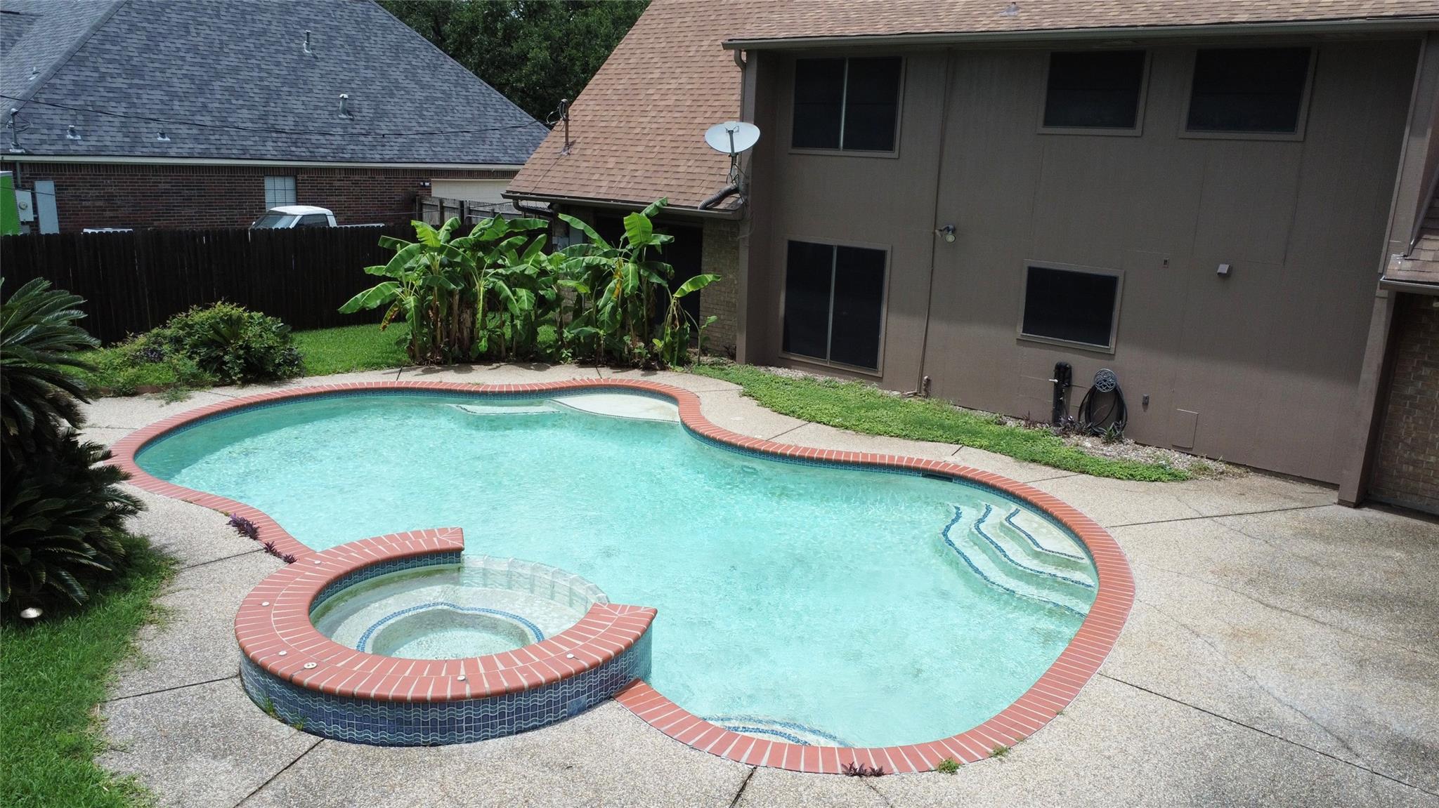 5101 Arrowhead Drive — photo