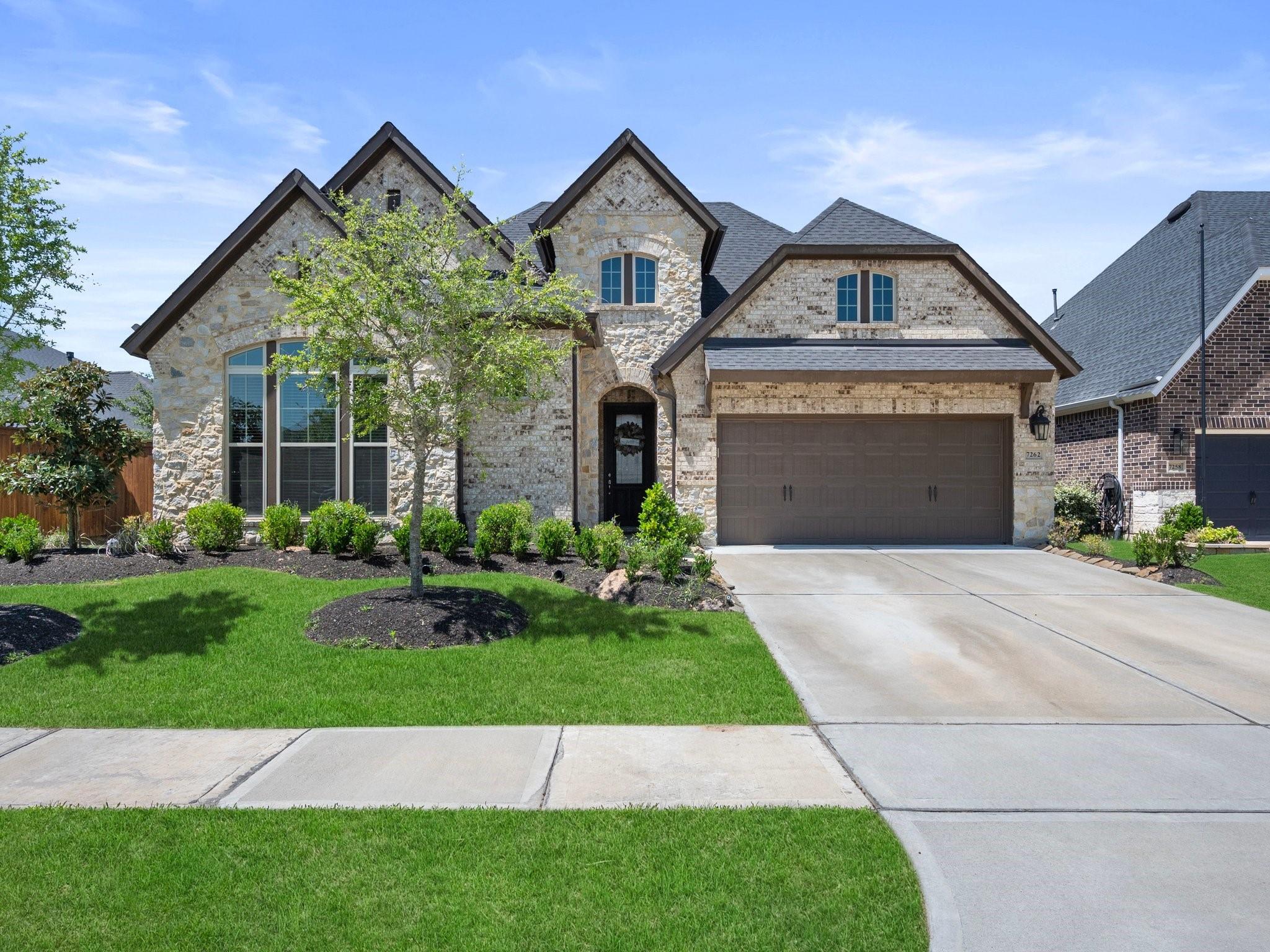 7262 Monarch Drive — photo