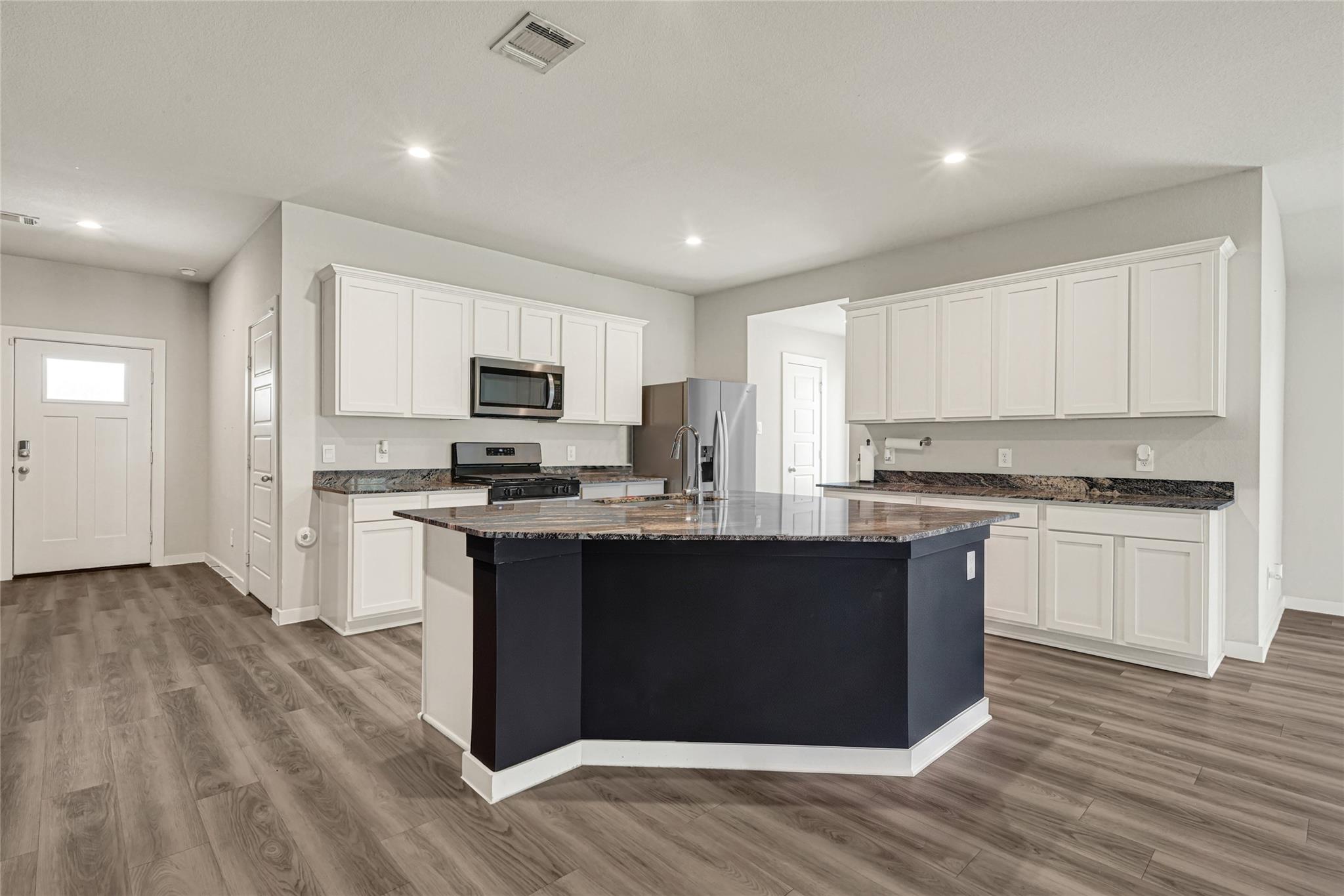 230 Alder Loop, Anahuac, TX 77514 — photo 2